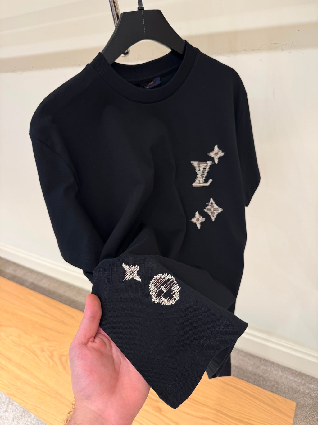 Tricou Lv