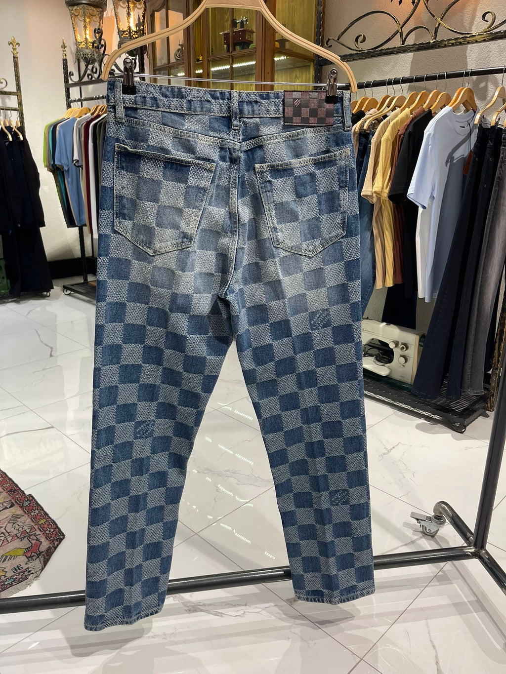 Blugi Lv