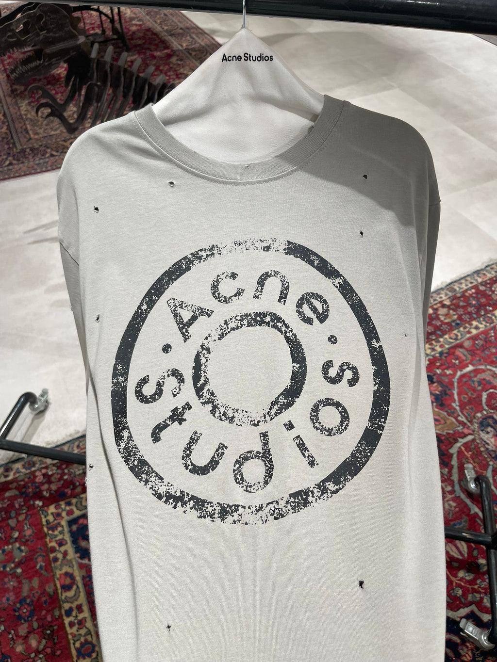 Tricou Acne