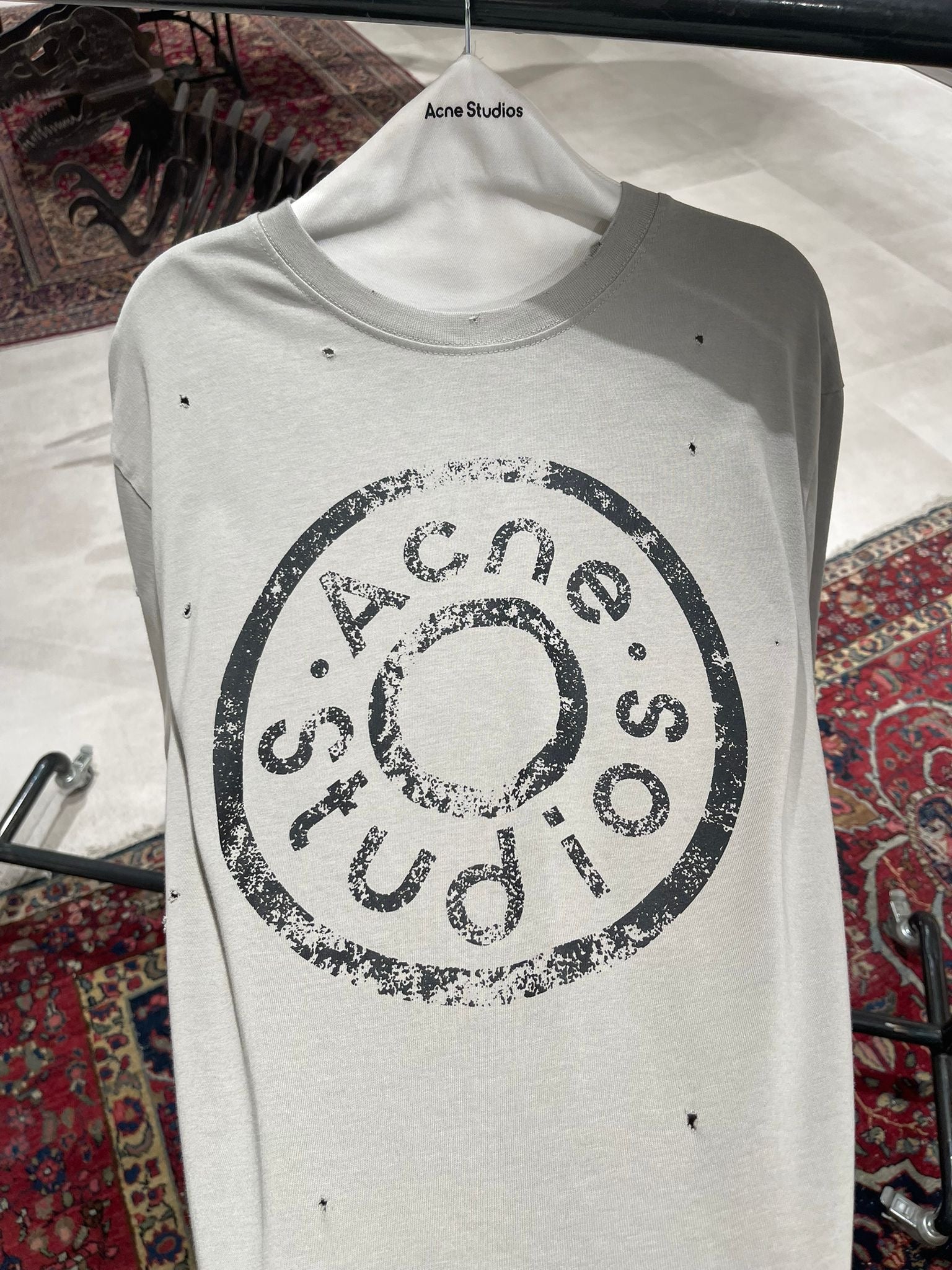 Tricou Acne