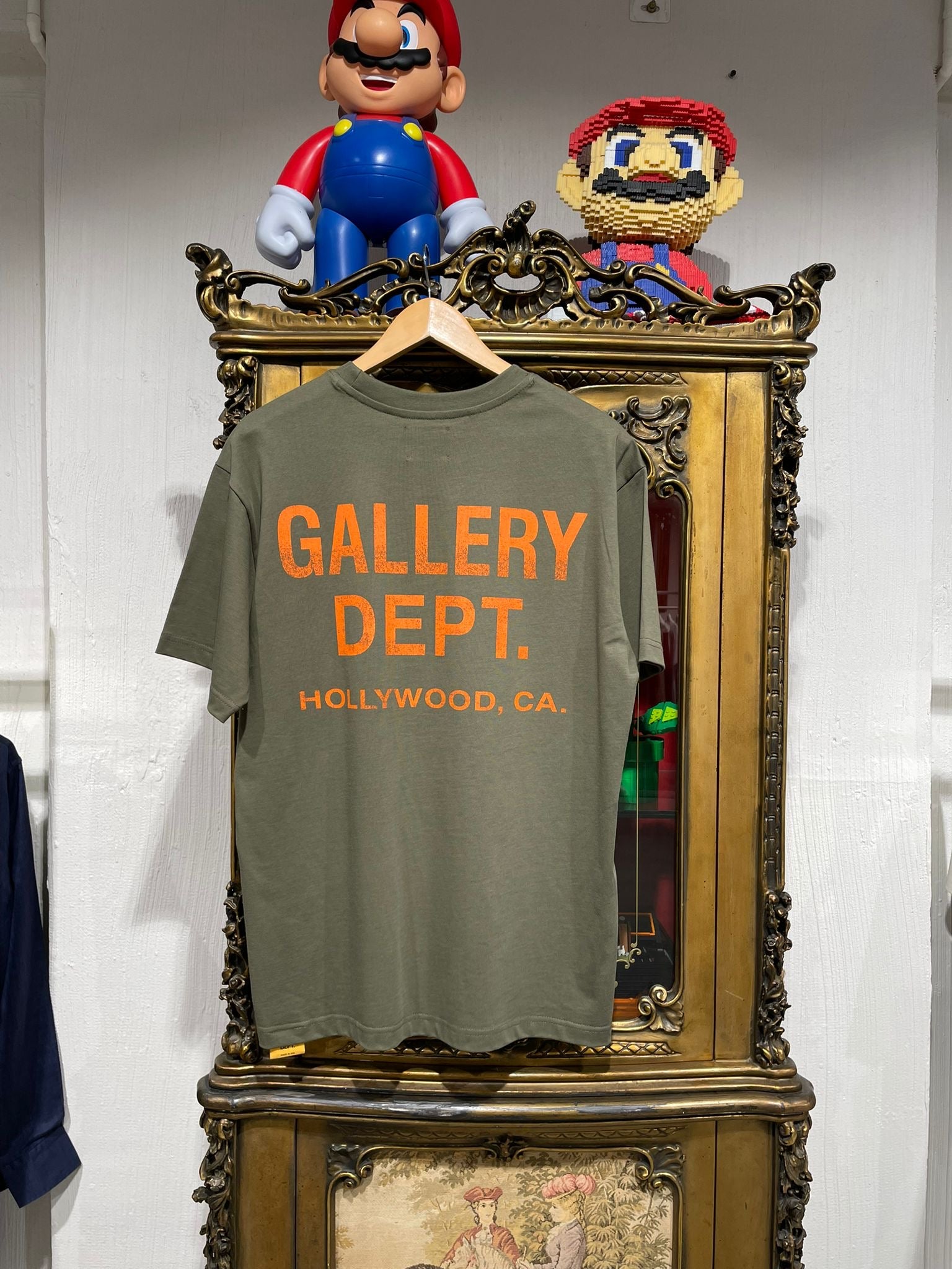 Tricou Gallery D.