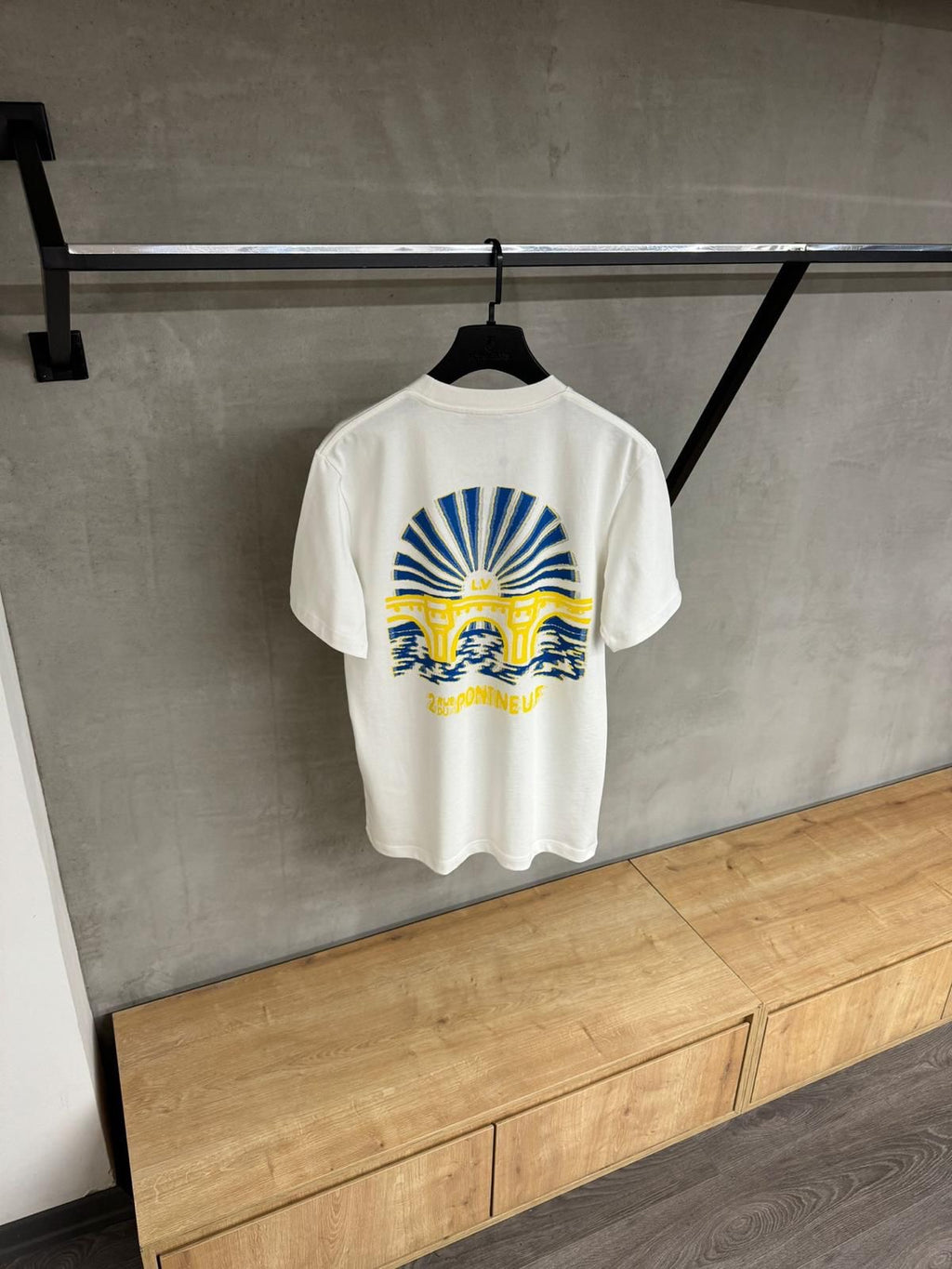 Tricou Lv