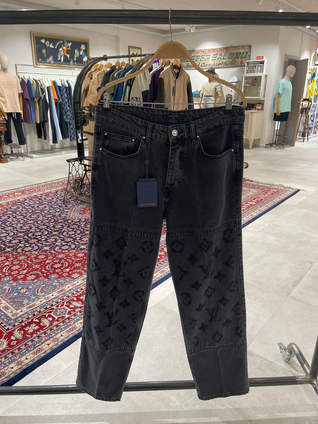 Blugi Lv