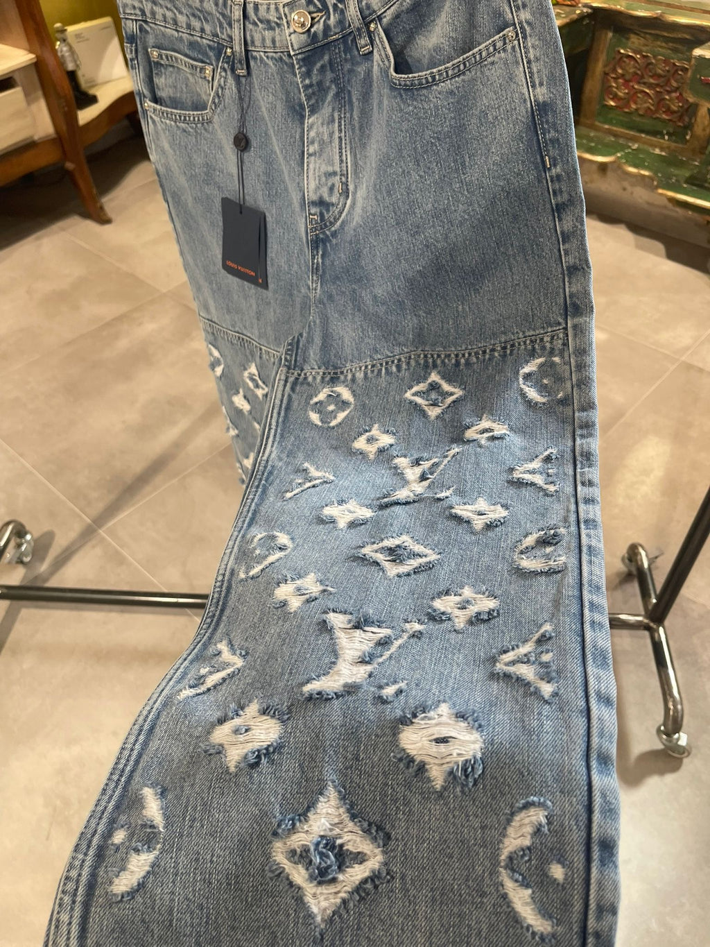 Blugi Lv