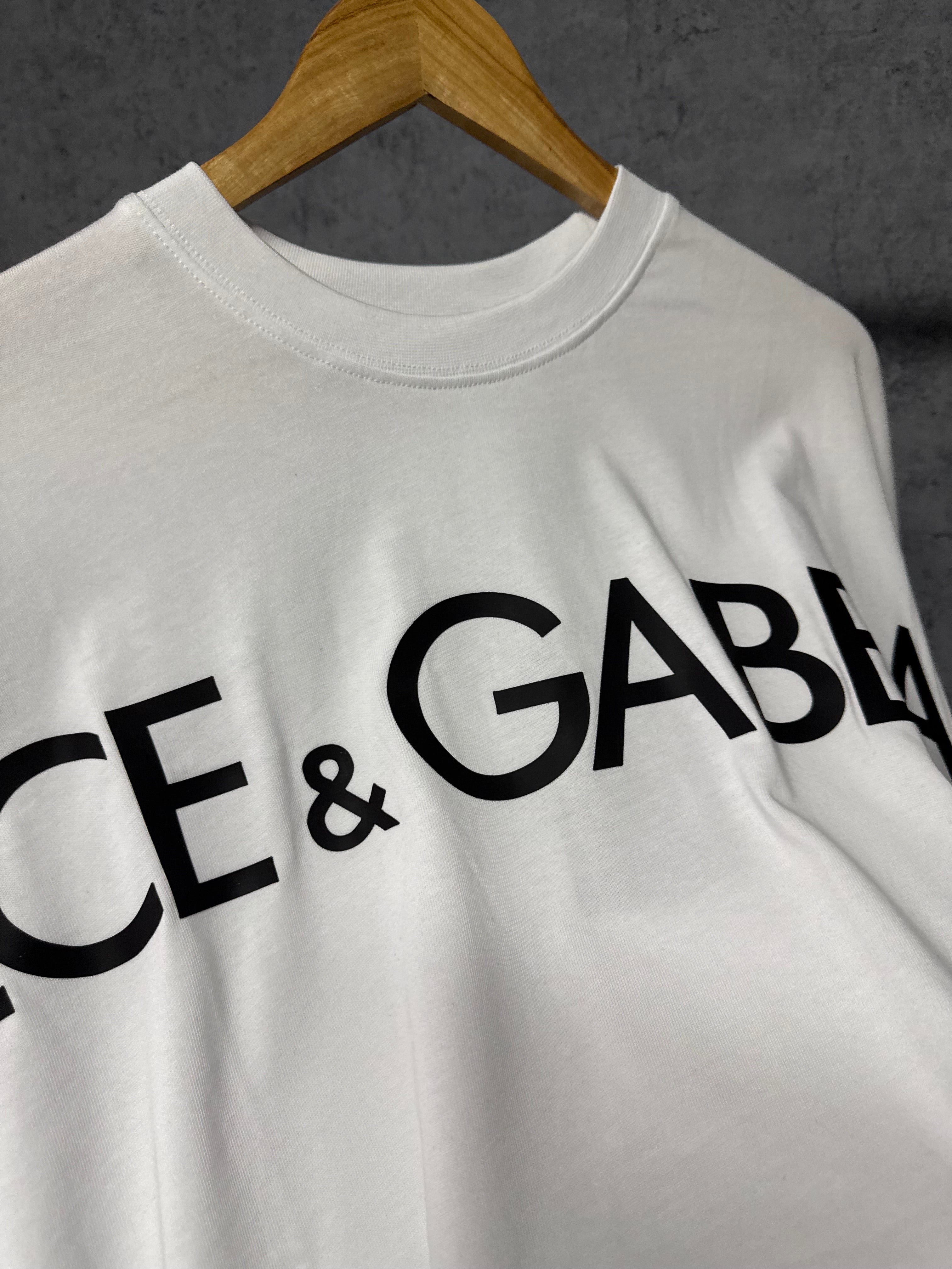 Tricou DG