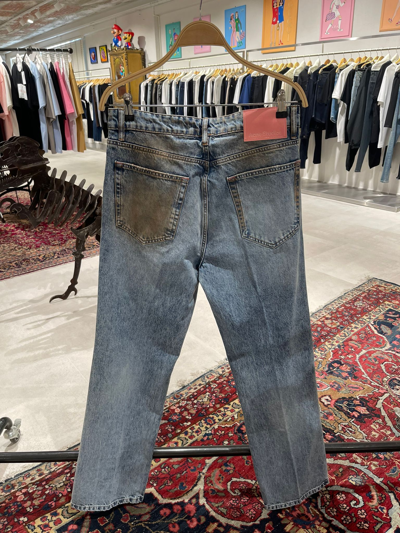 Blugi Acne