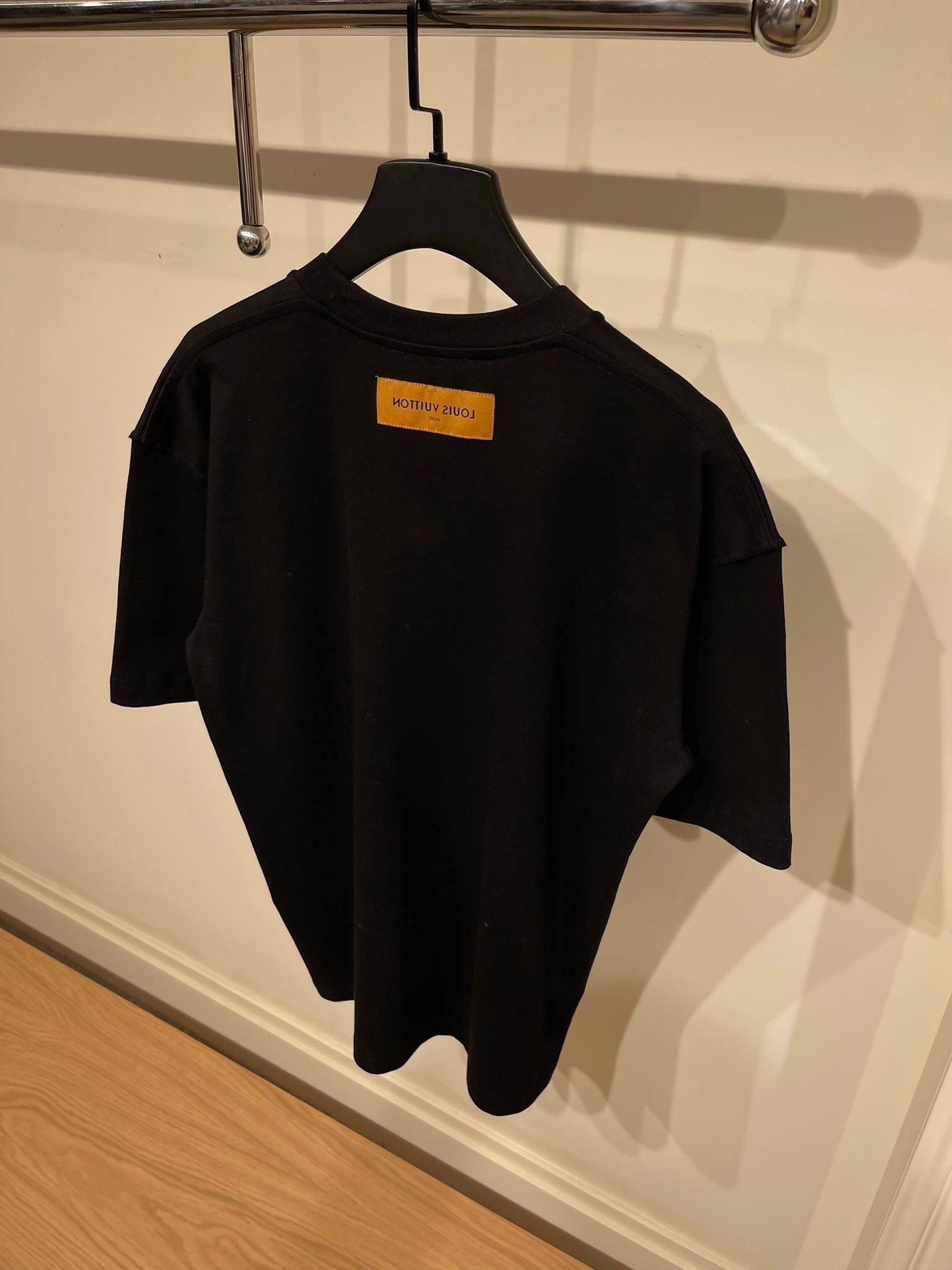 Tricou Lv