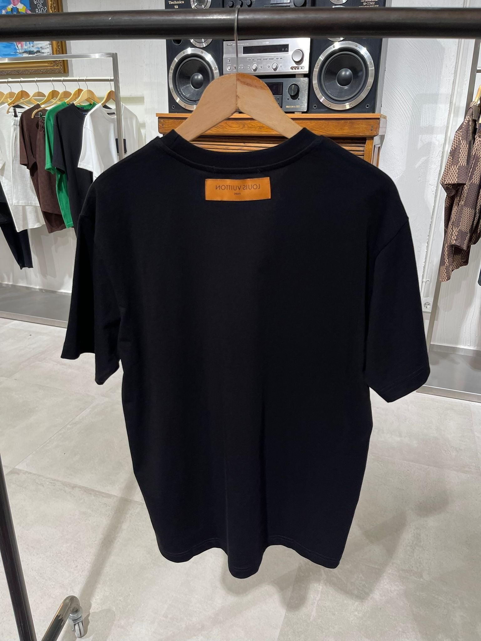 Tricou Lv