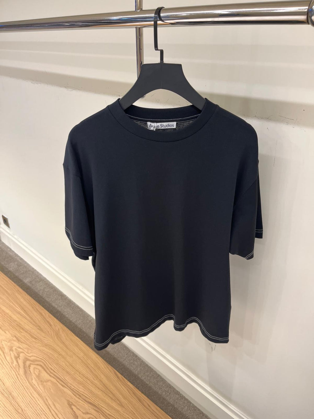 Tricou Acne