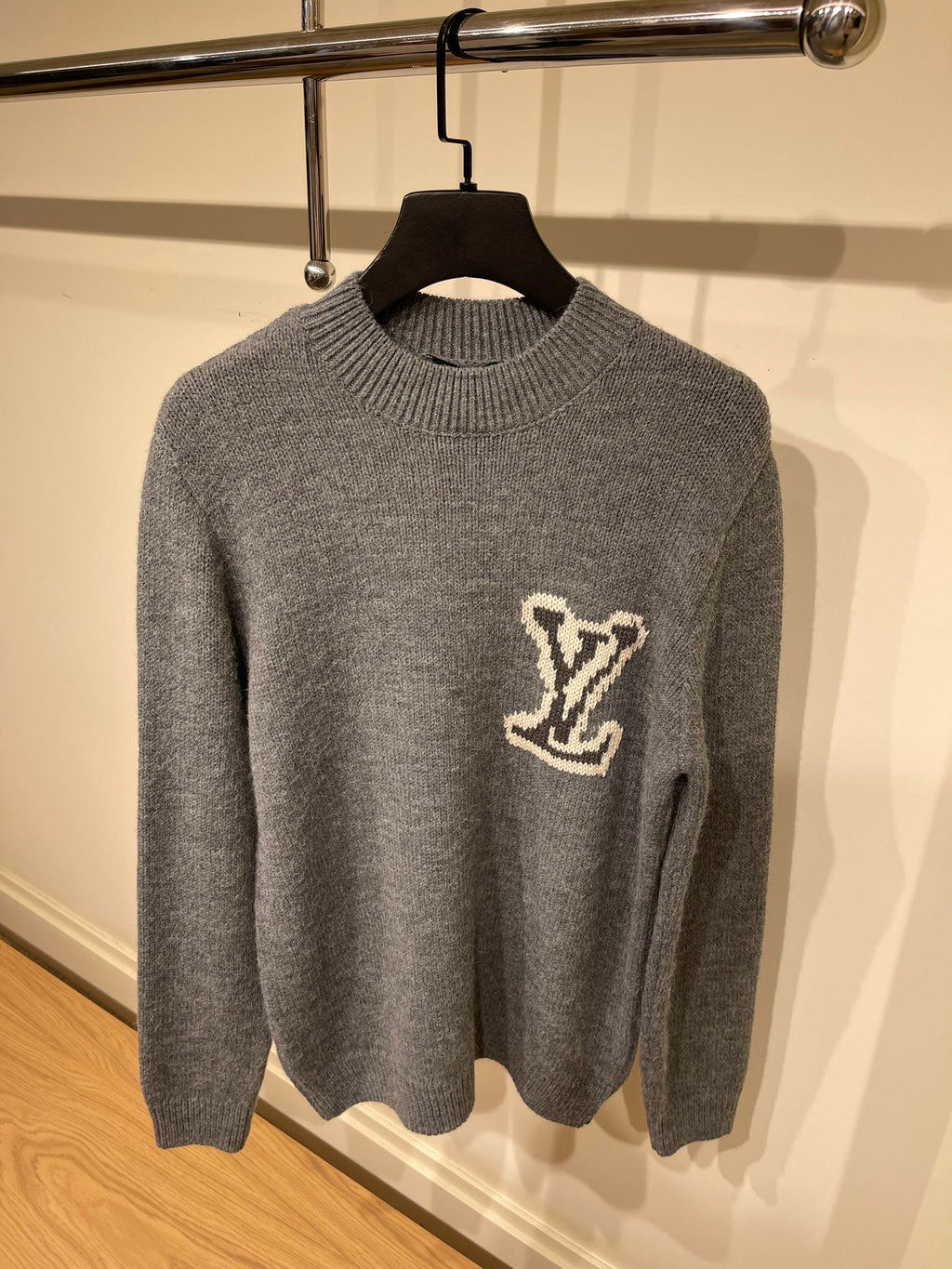 Pulover Lv