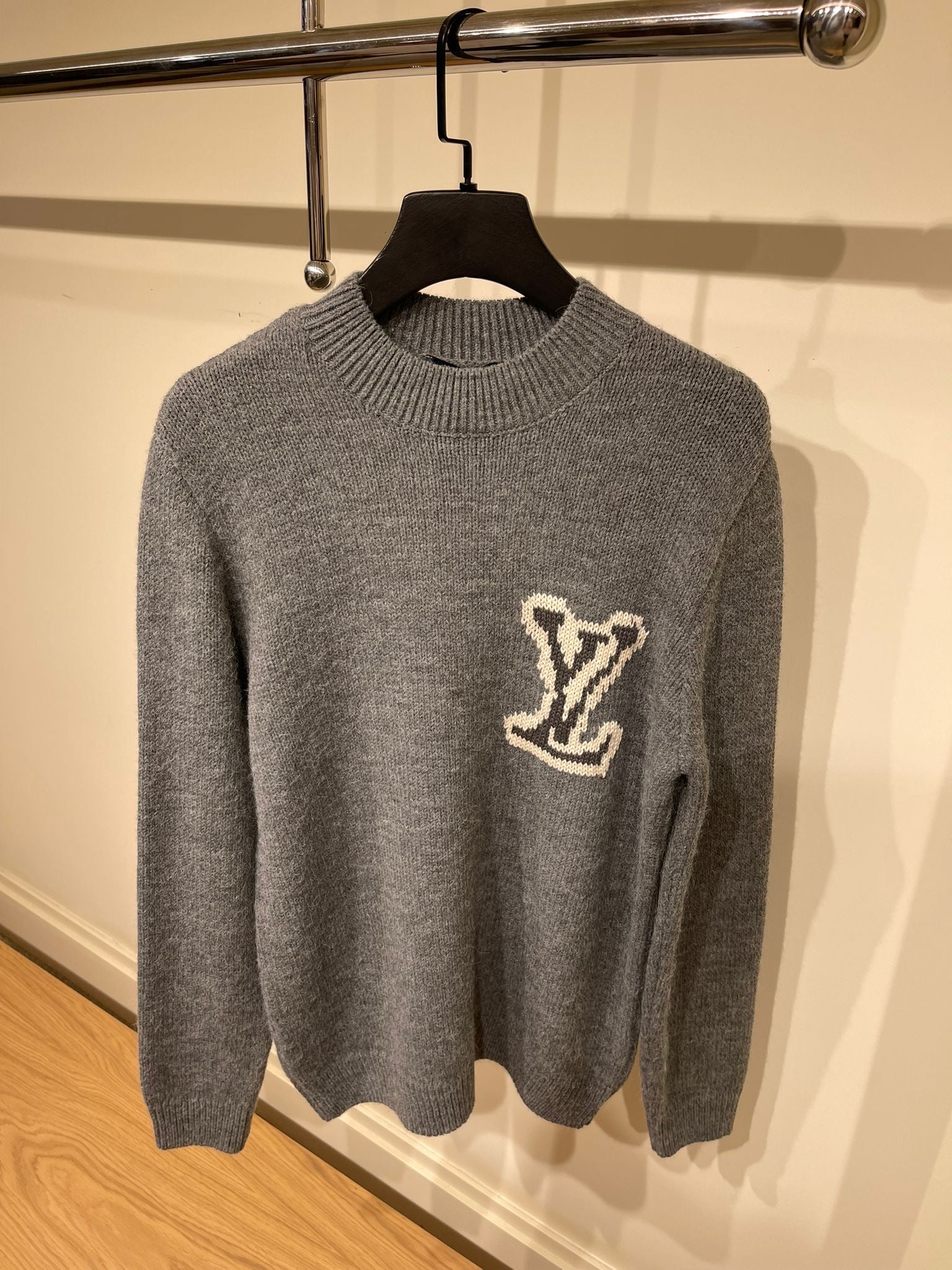 Pulover Lv