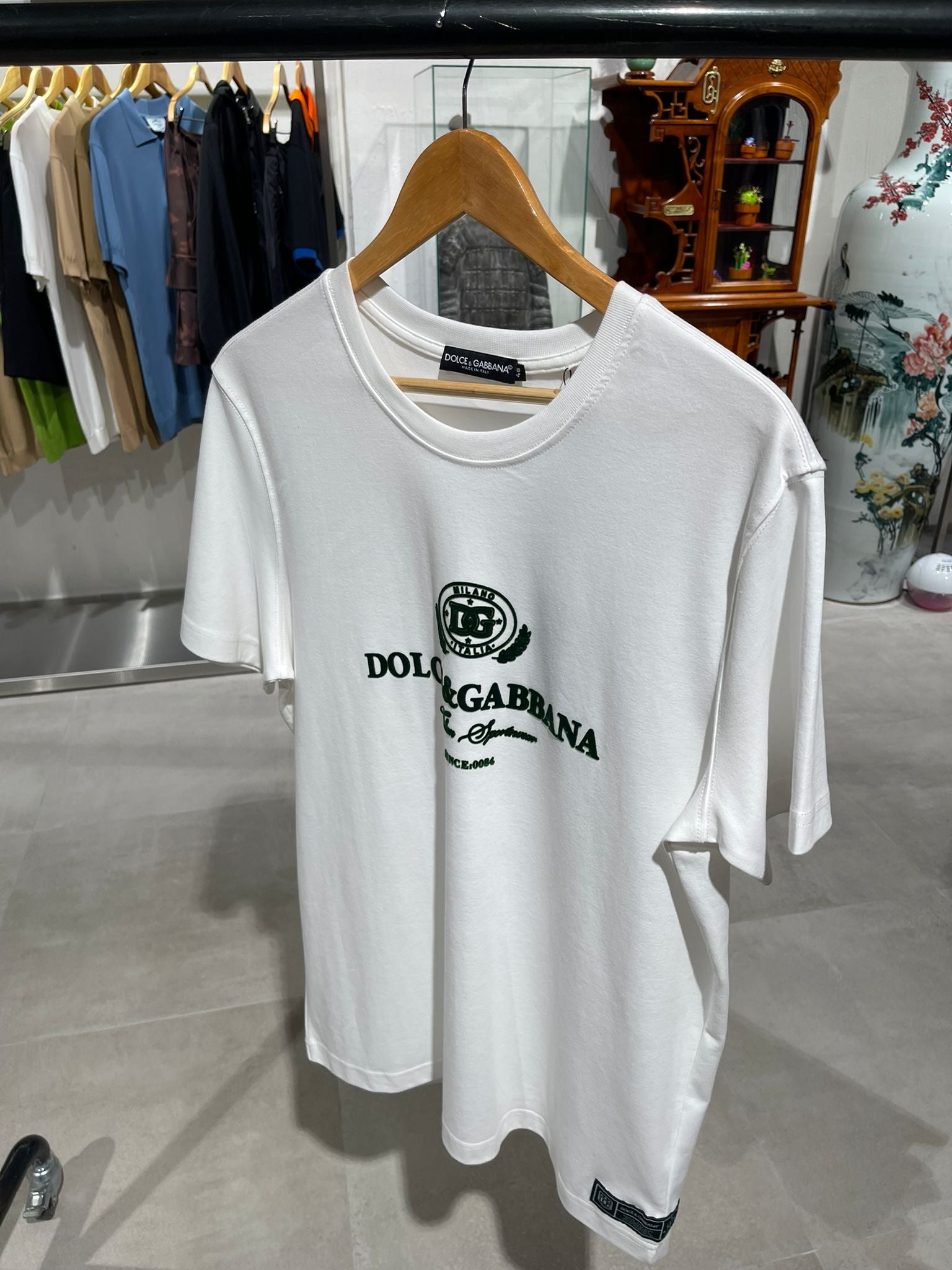 Tricou DG