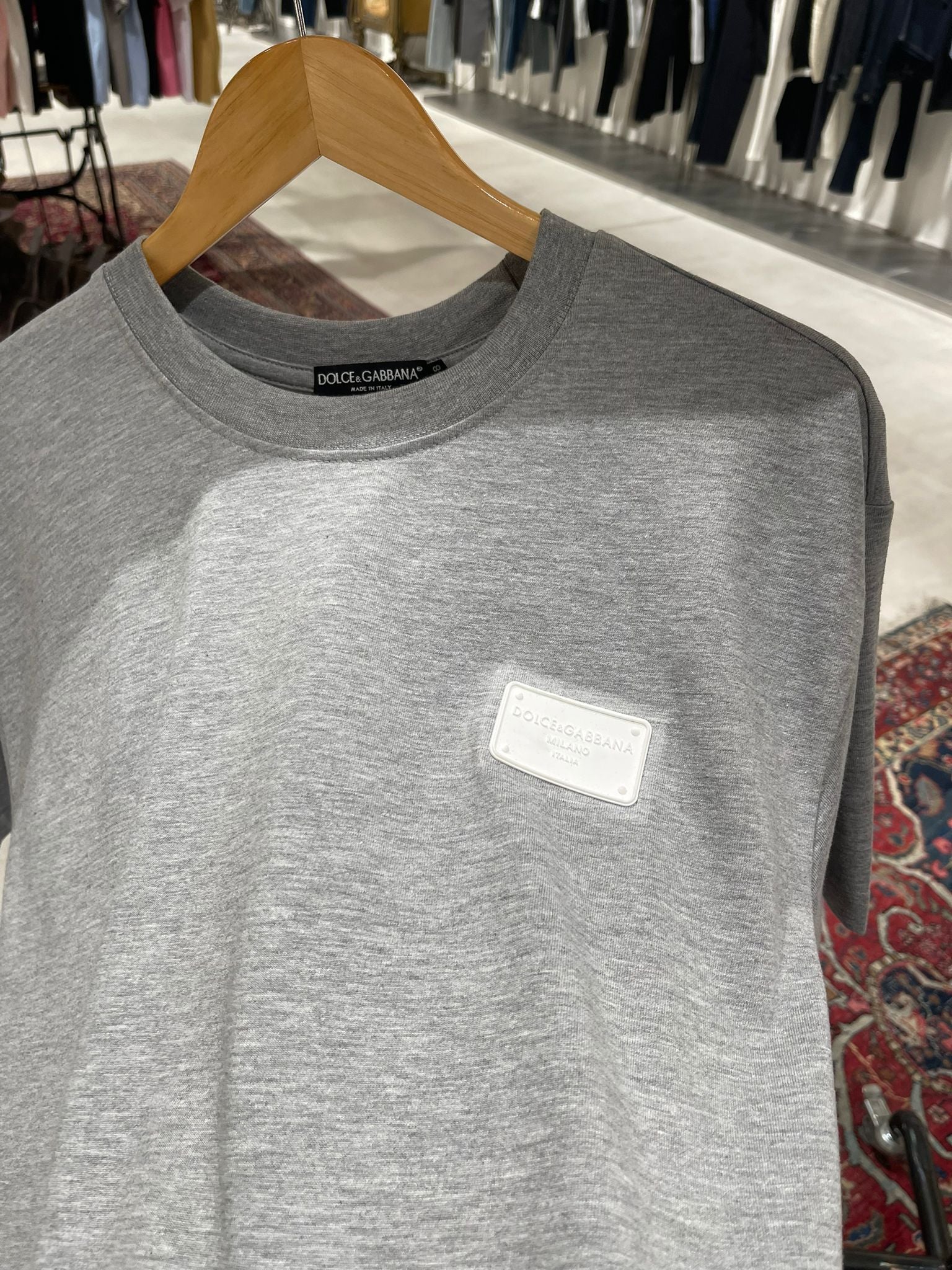 Tricou DG