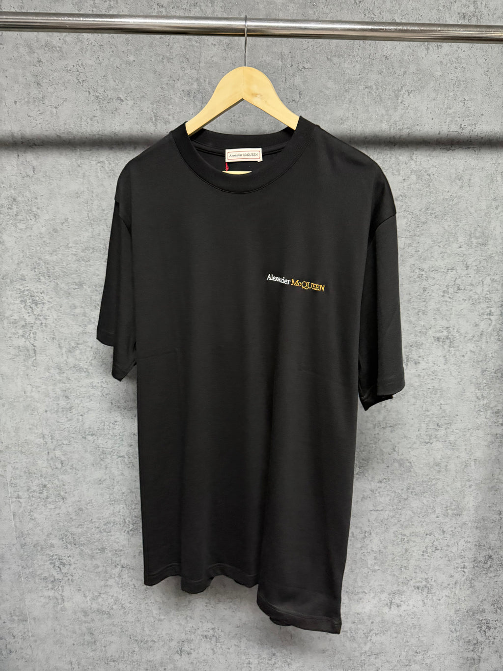 Tricou McQue€n