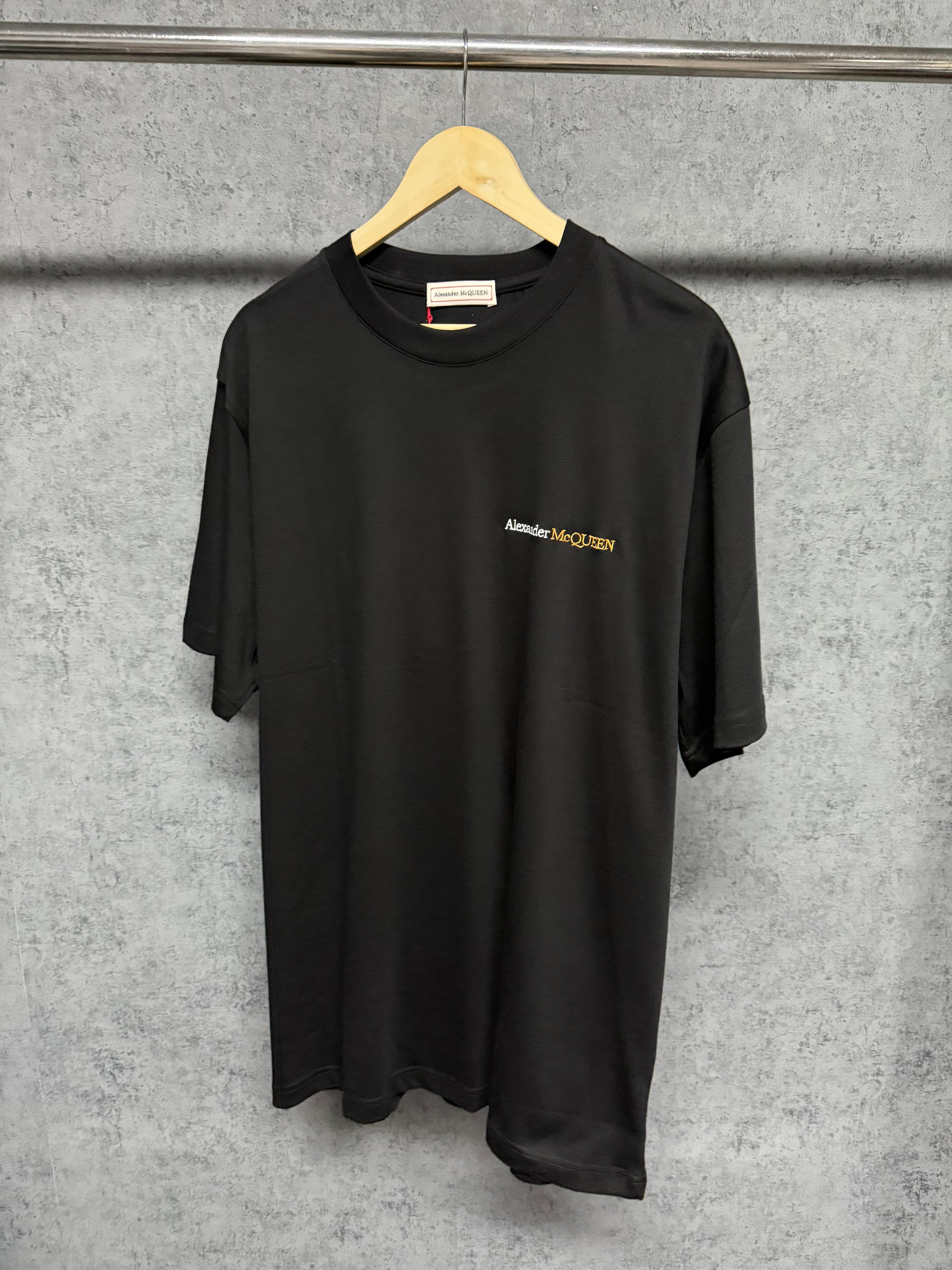 Tricou McQue€n