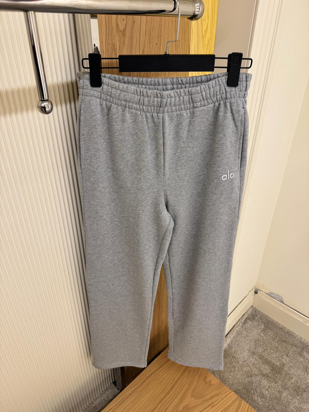 Pantaloni trening Alo