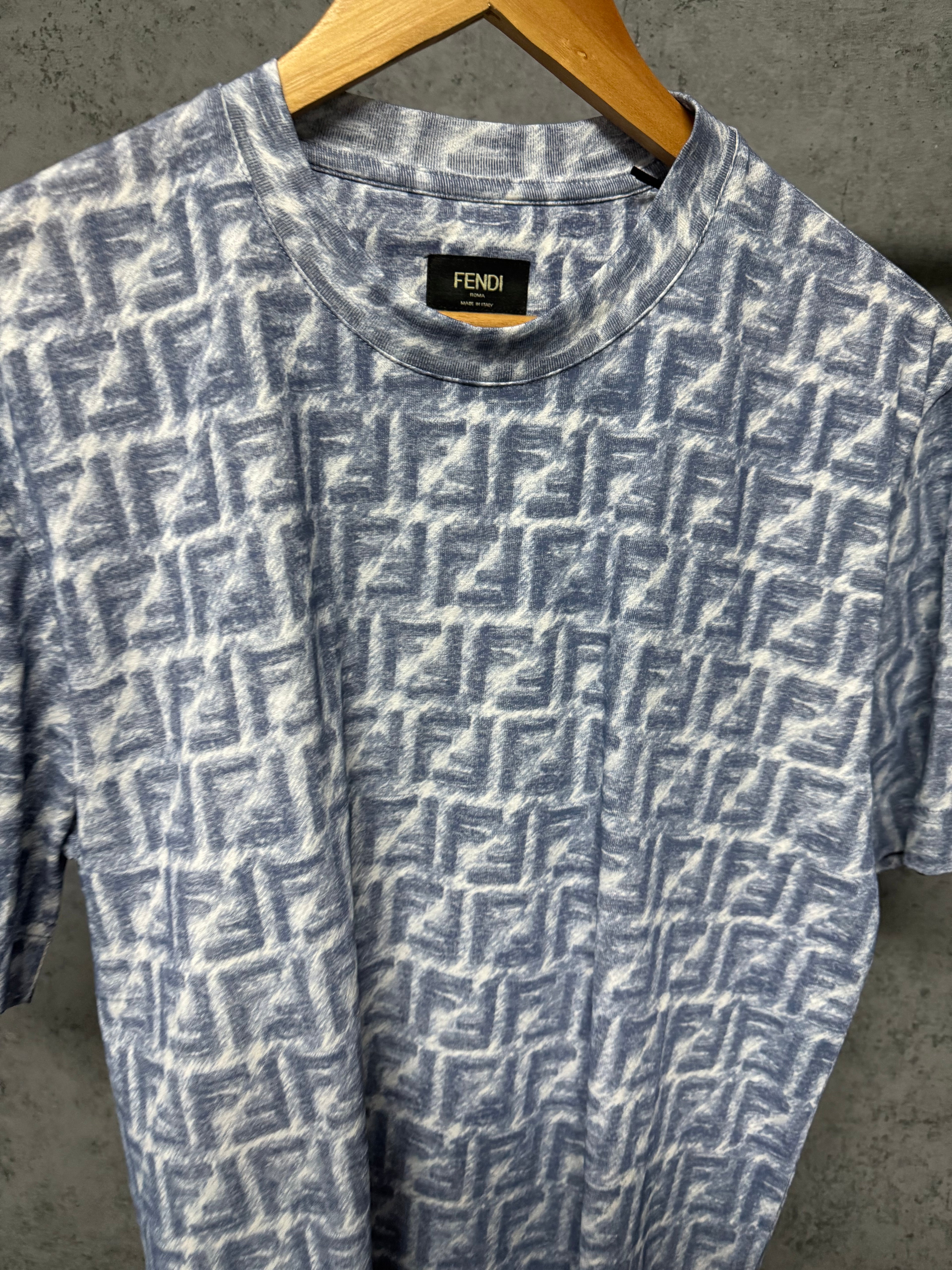 Tricou F€ndi