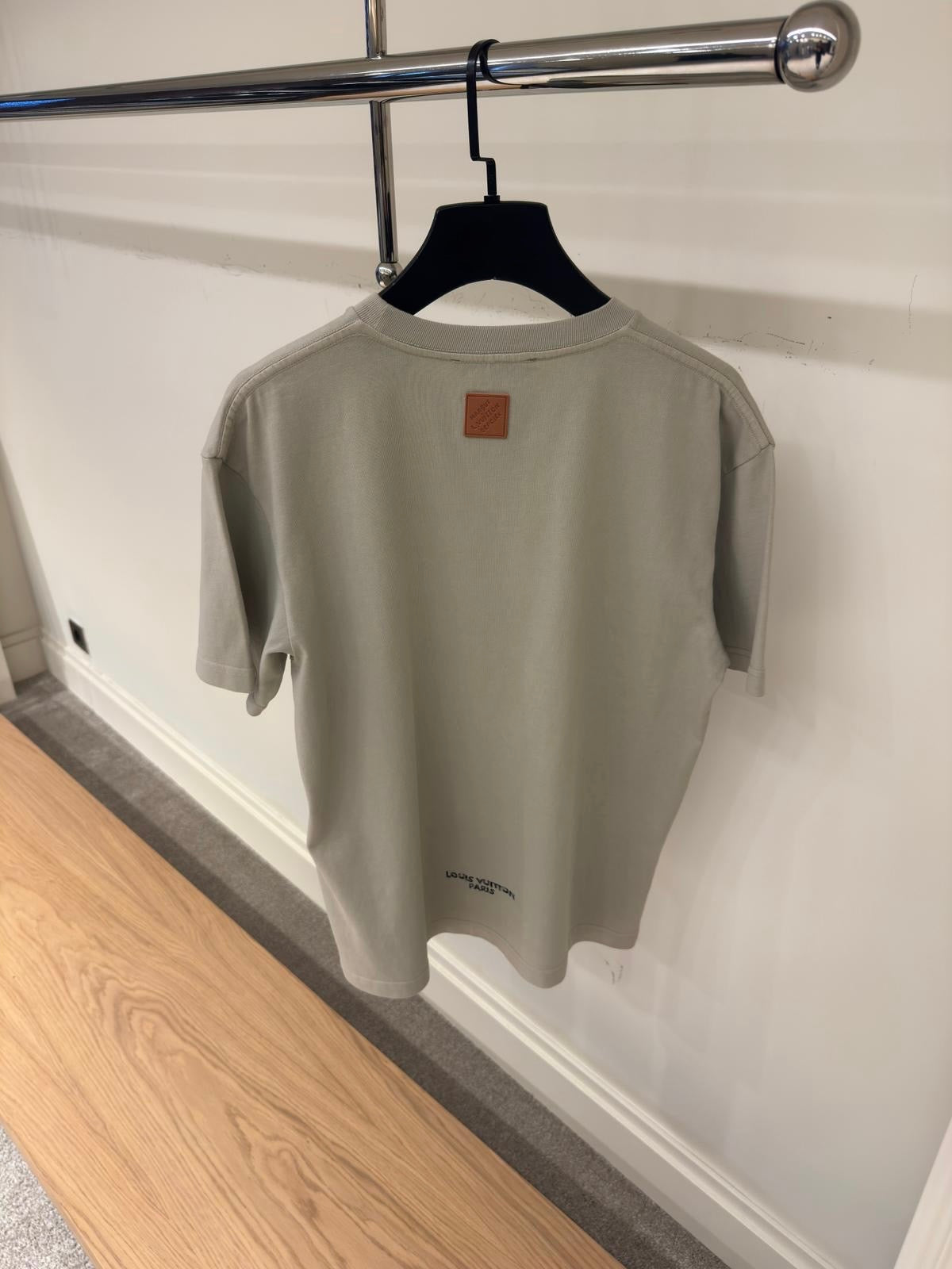 Tricou Lv
