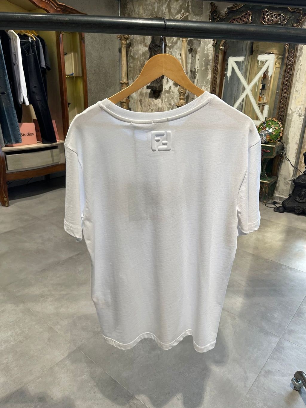 Tricou F€ndi