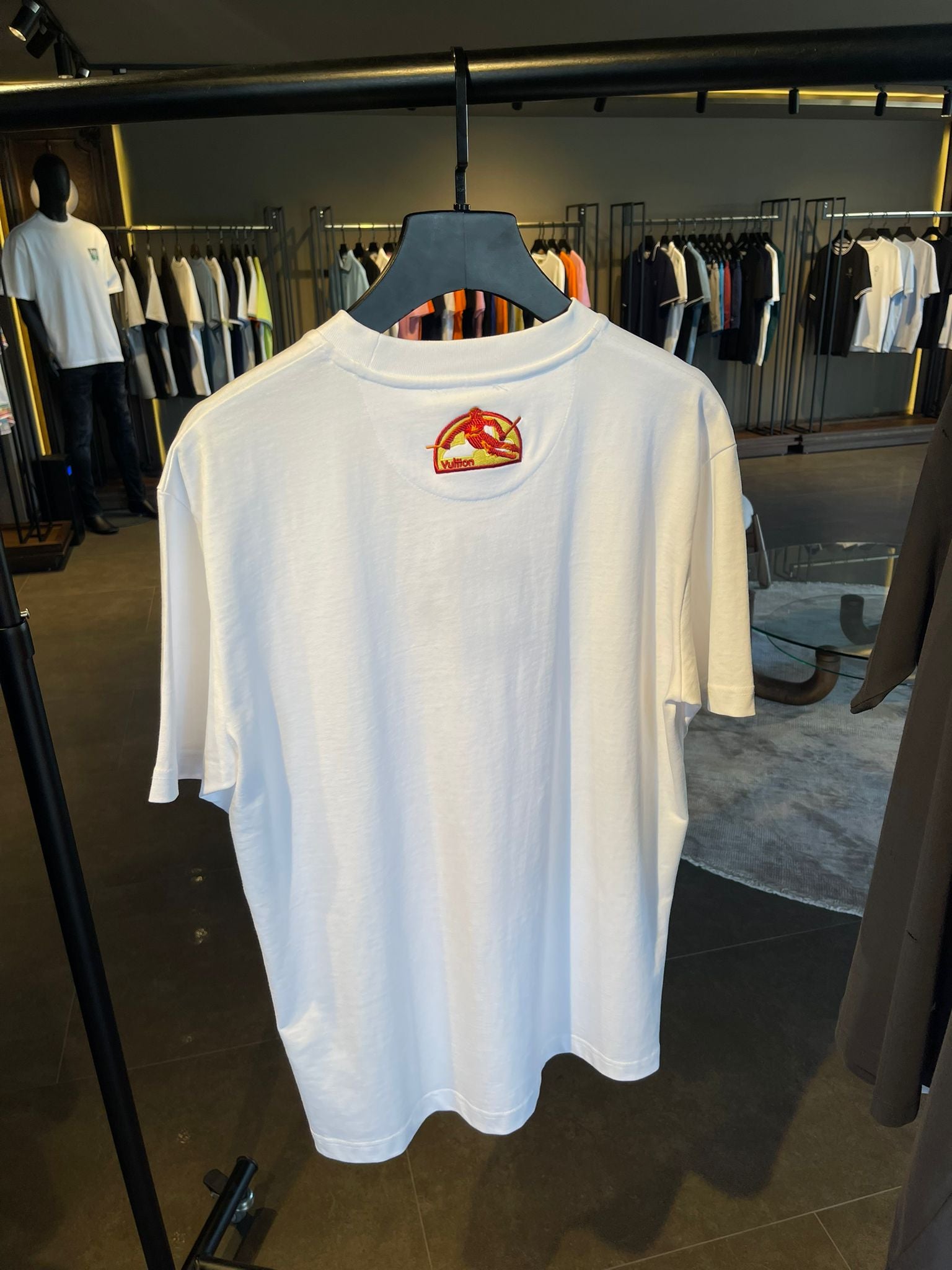 Tricou Lv