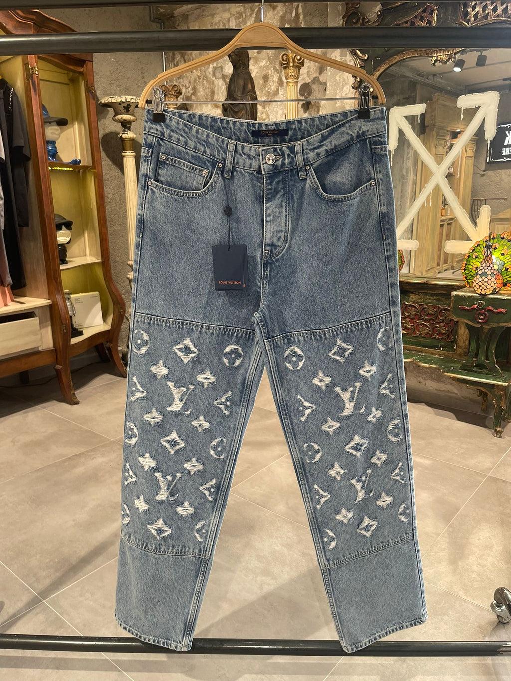 Blugi Lv