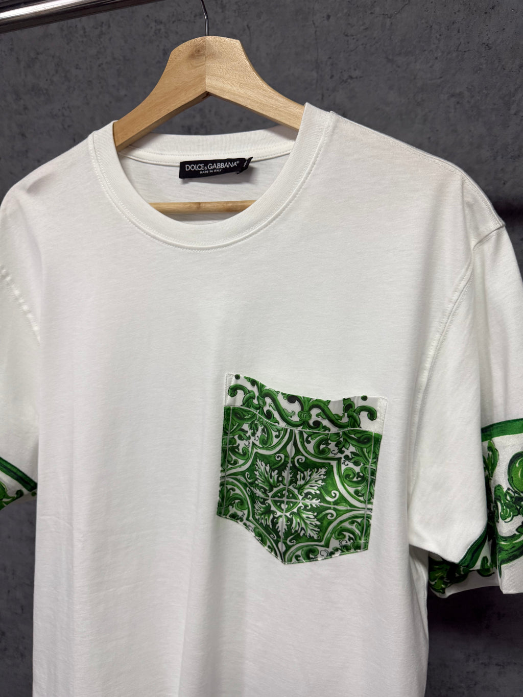 Tricou DG