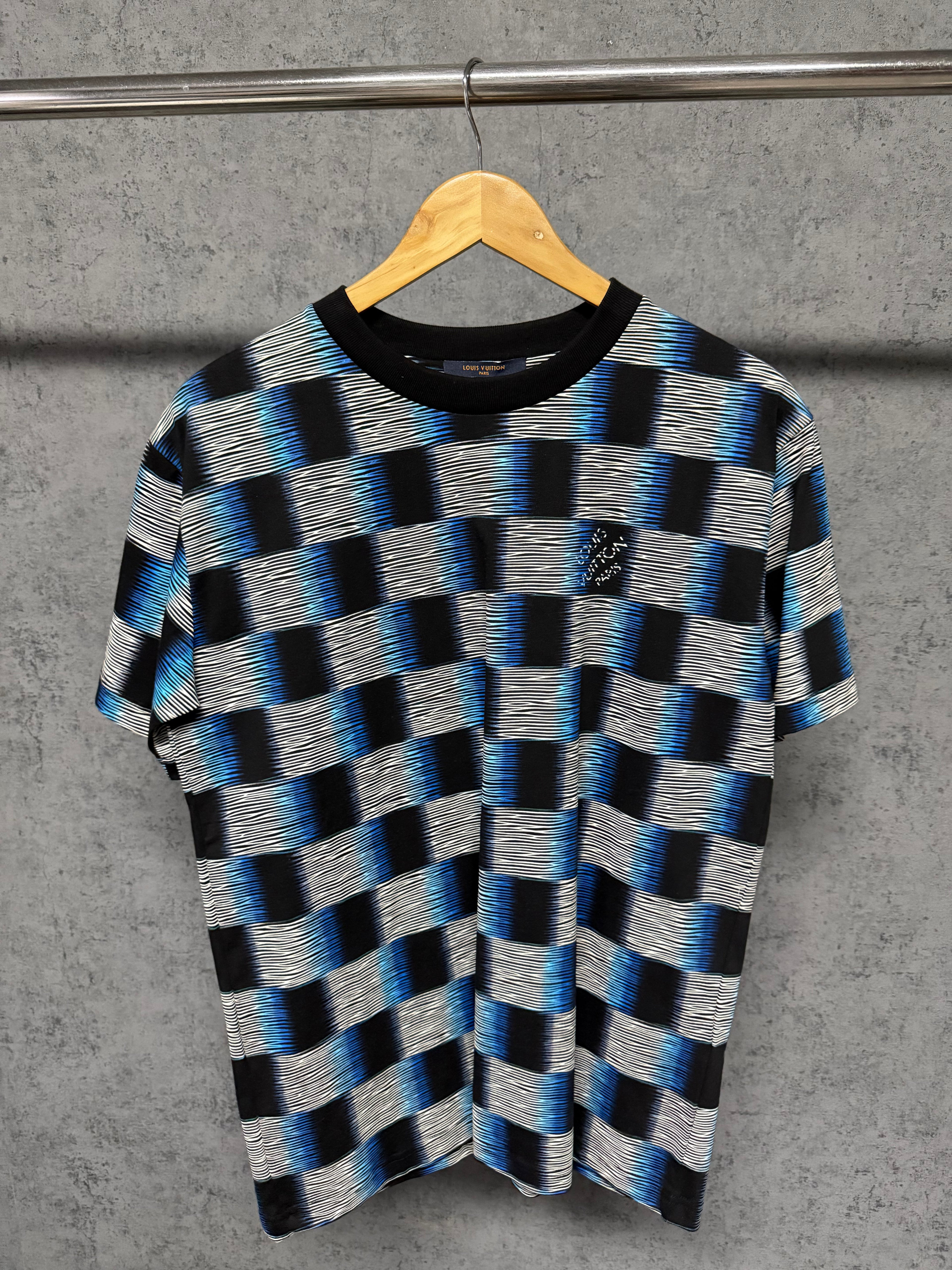 Tricou Lv