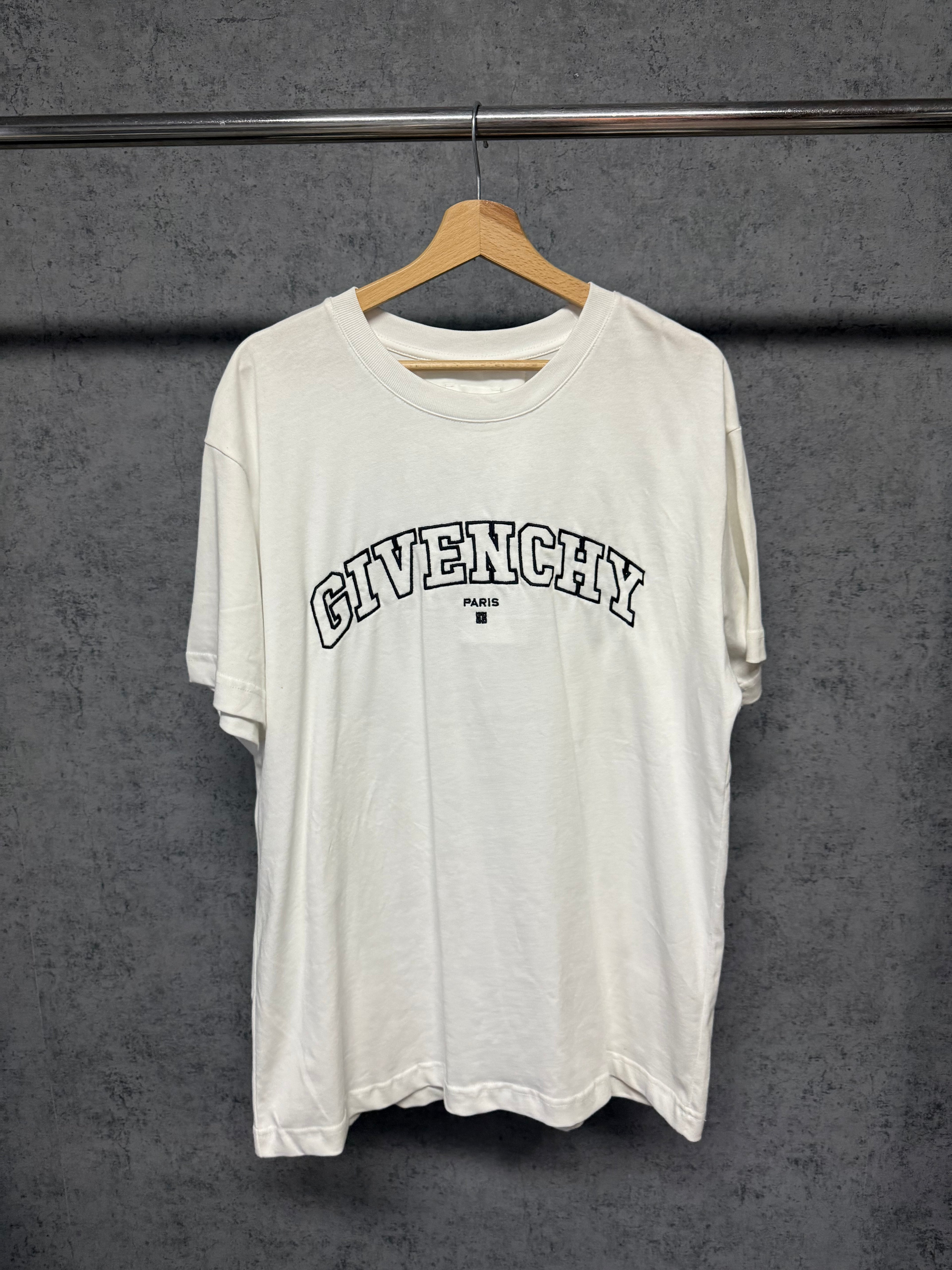 Tricou Giv€nvhy