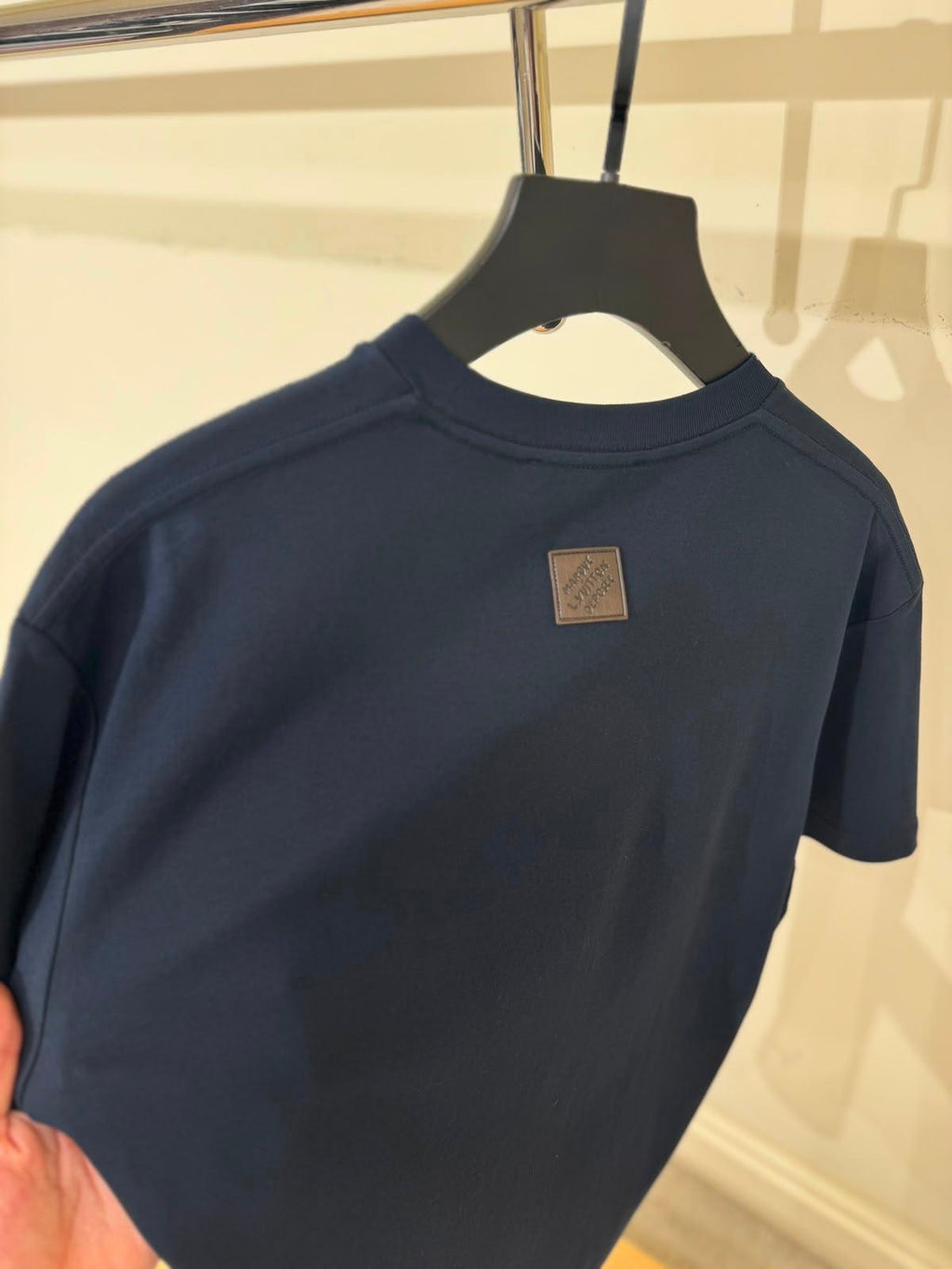 Tricou Lv