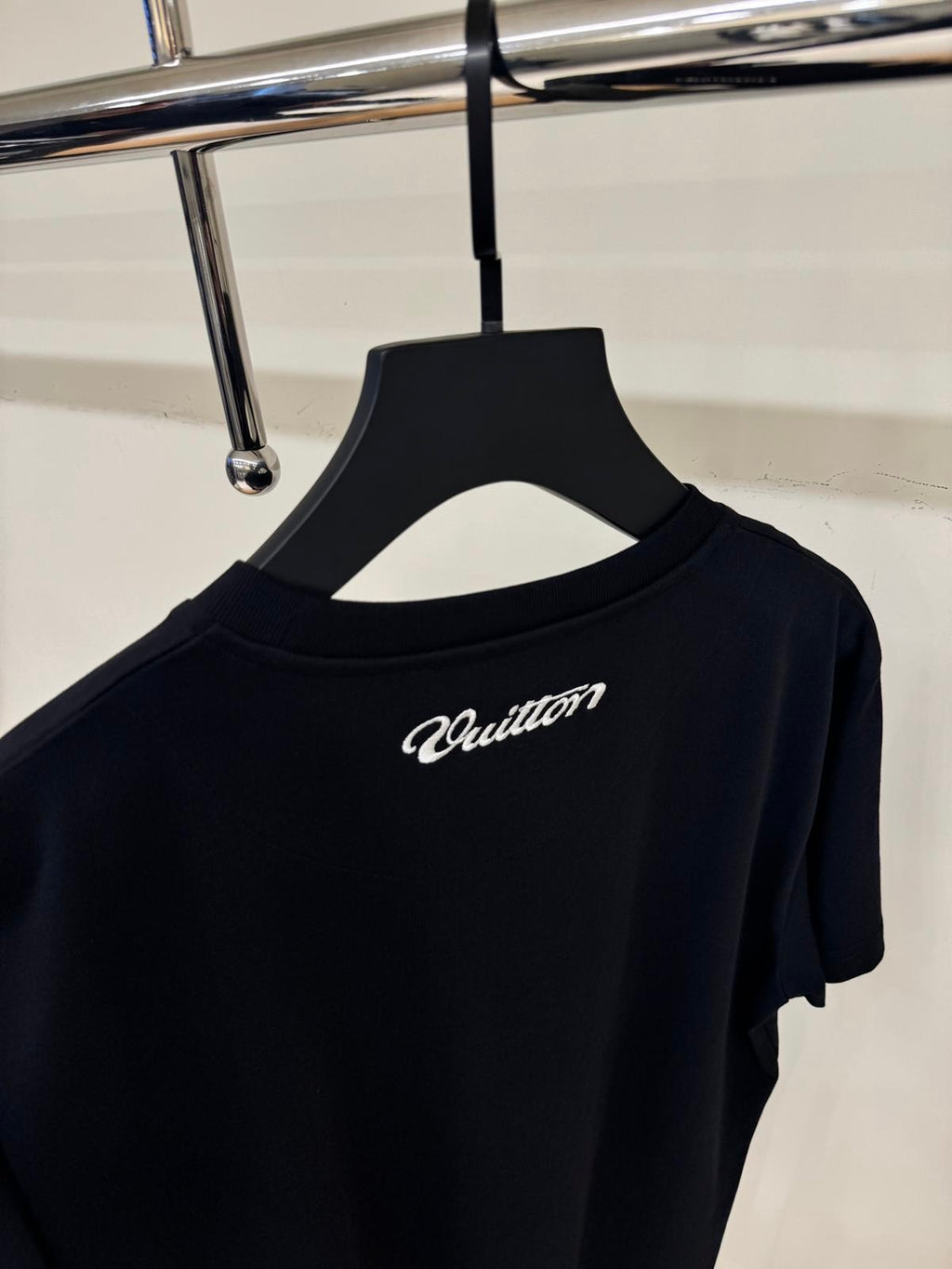 Tricou Lv
