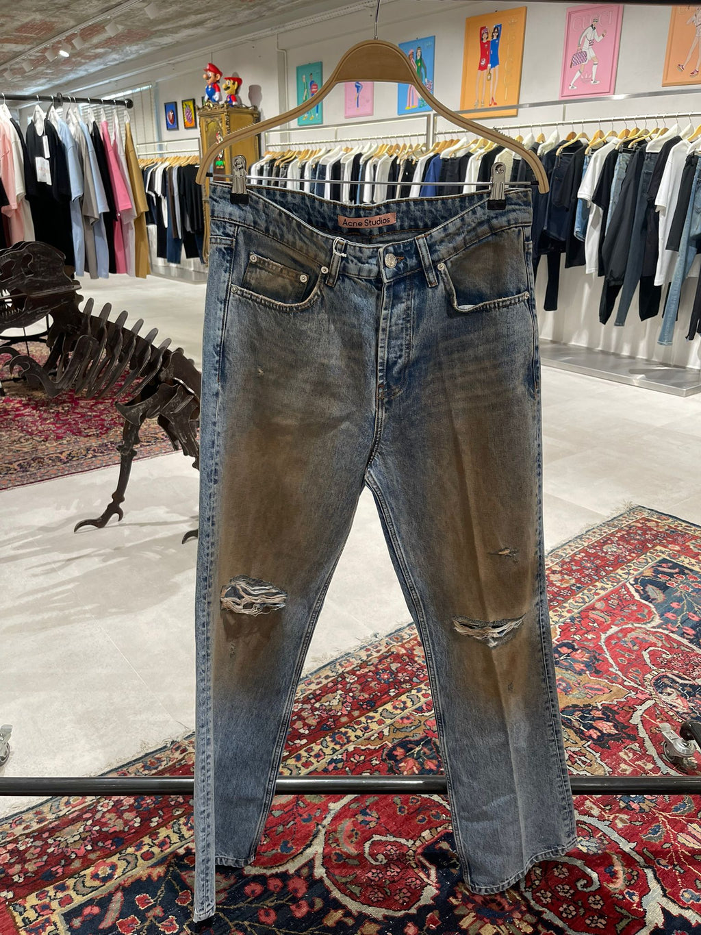 Blugi Acne