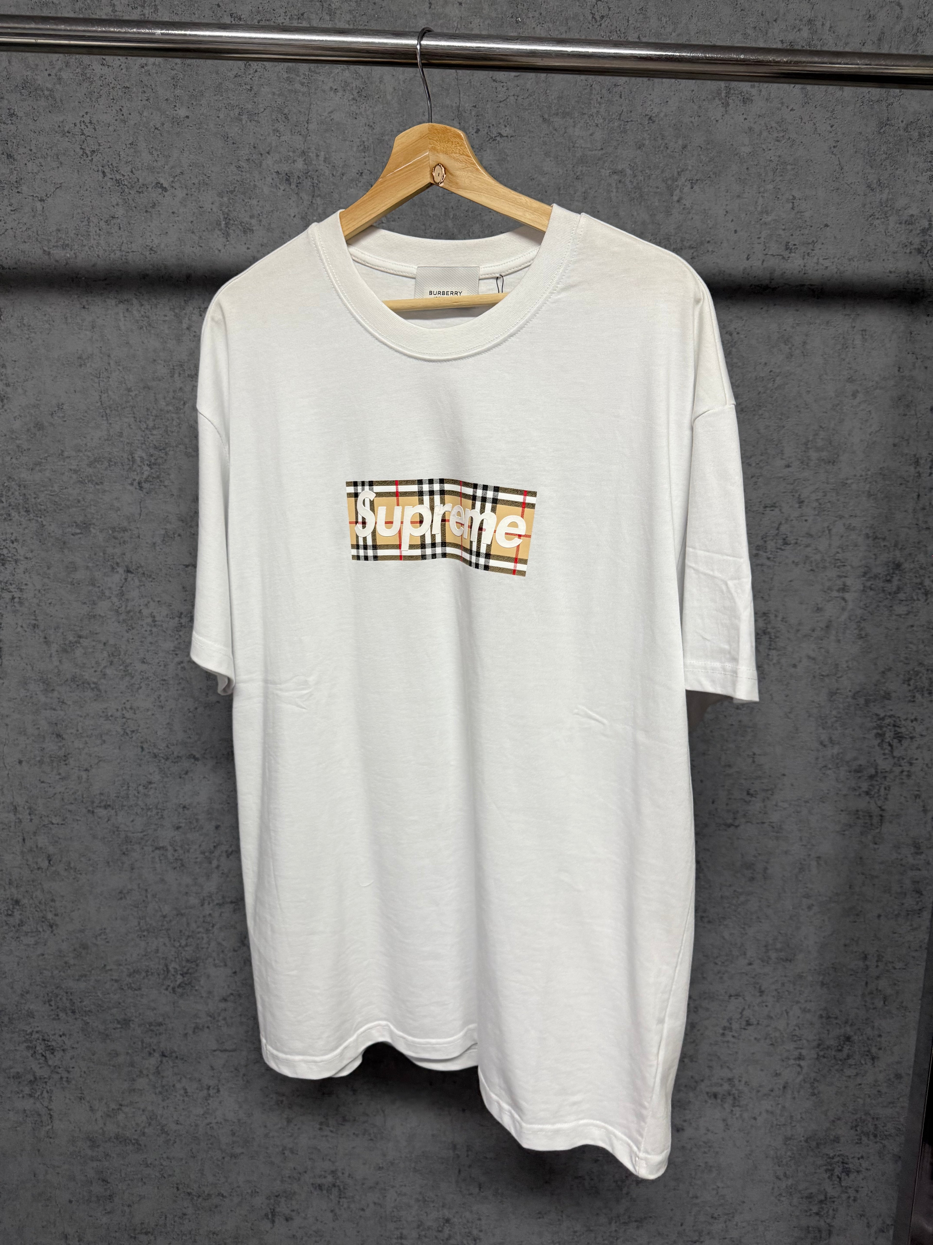 Tricou SupxBurb€rry