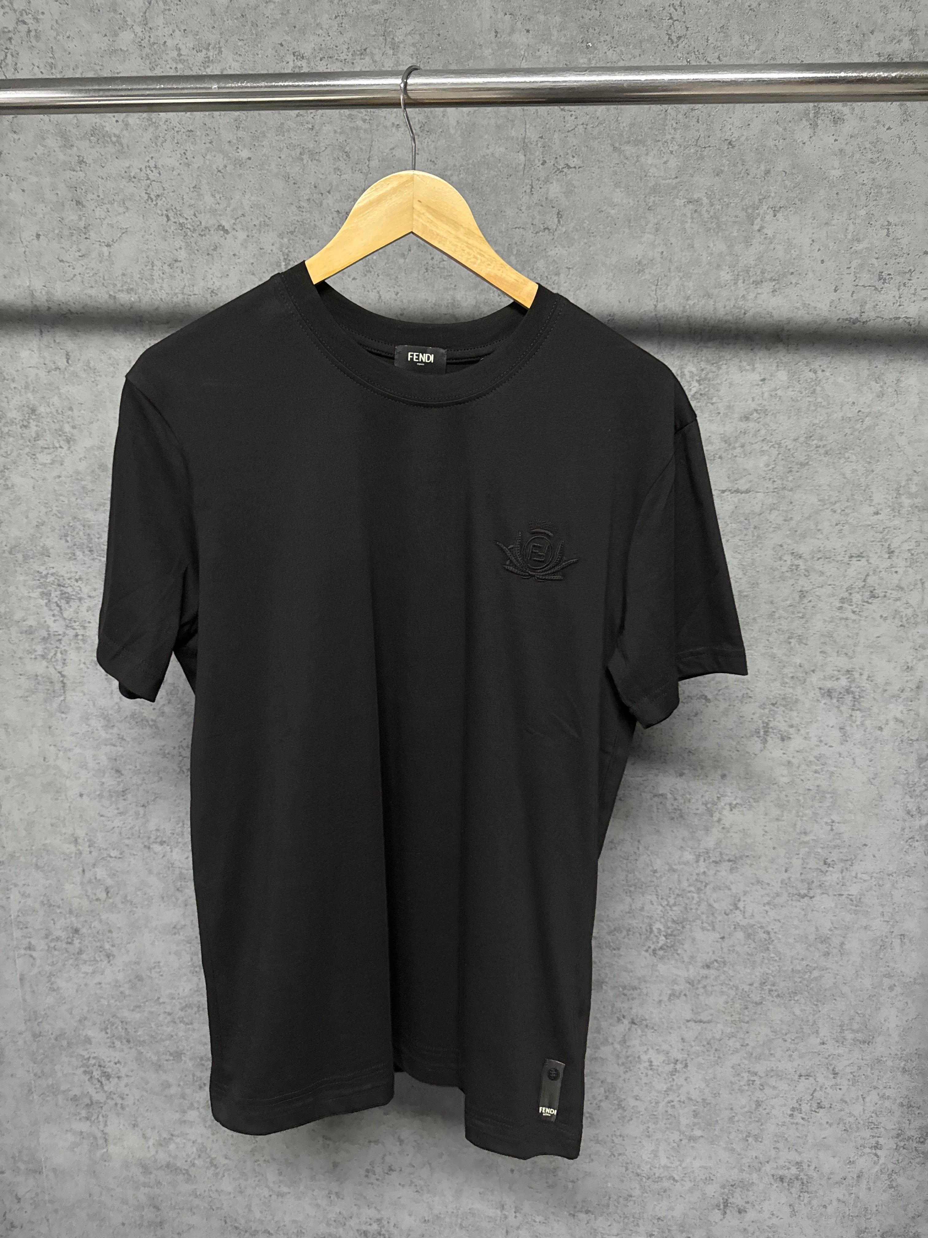 Tricou F€ndi
