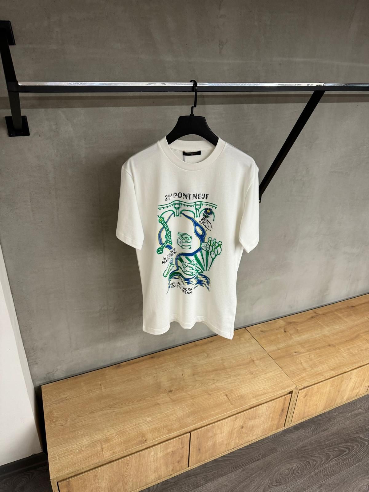 Tricou Lv