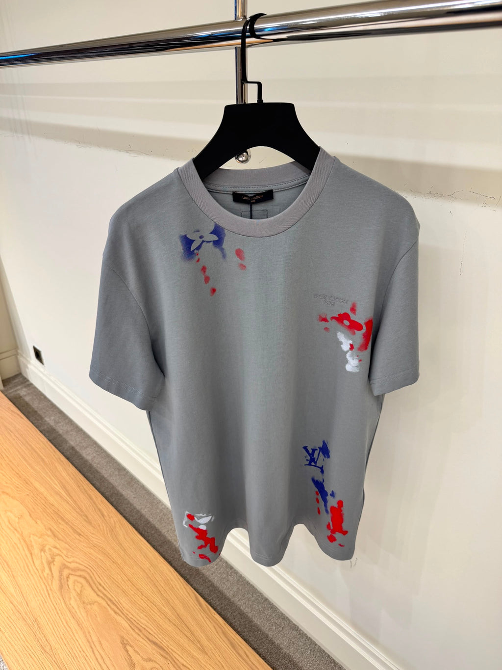 Tricou Lv