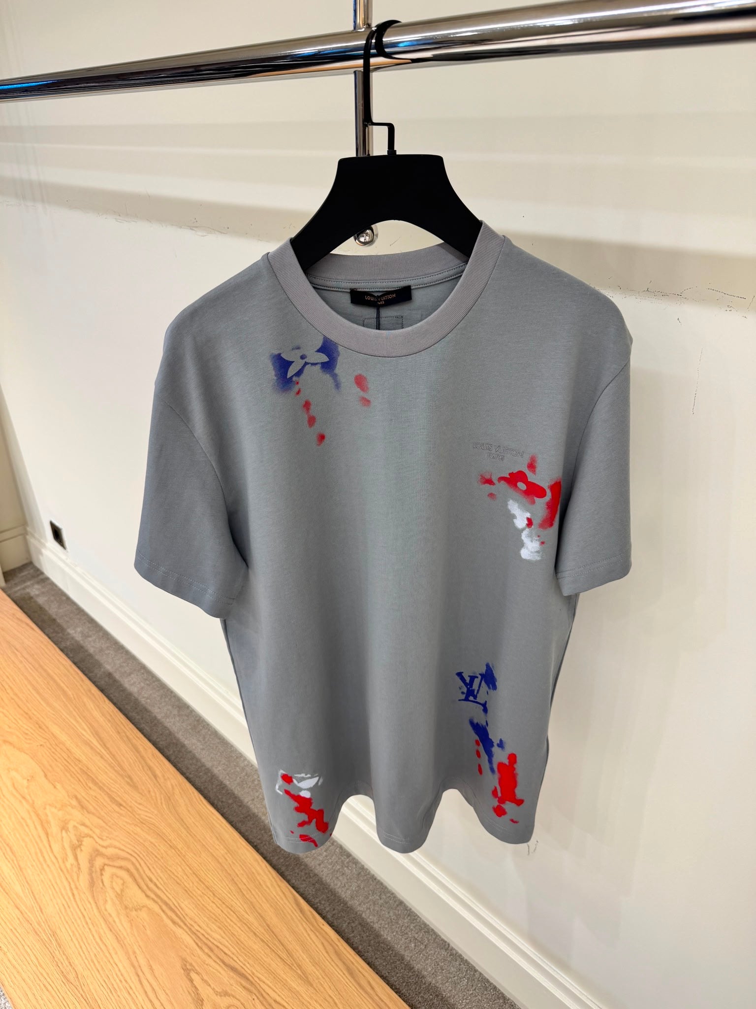 Tricou Lv