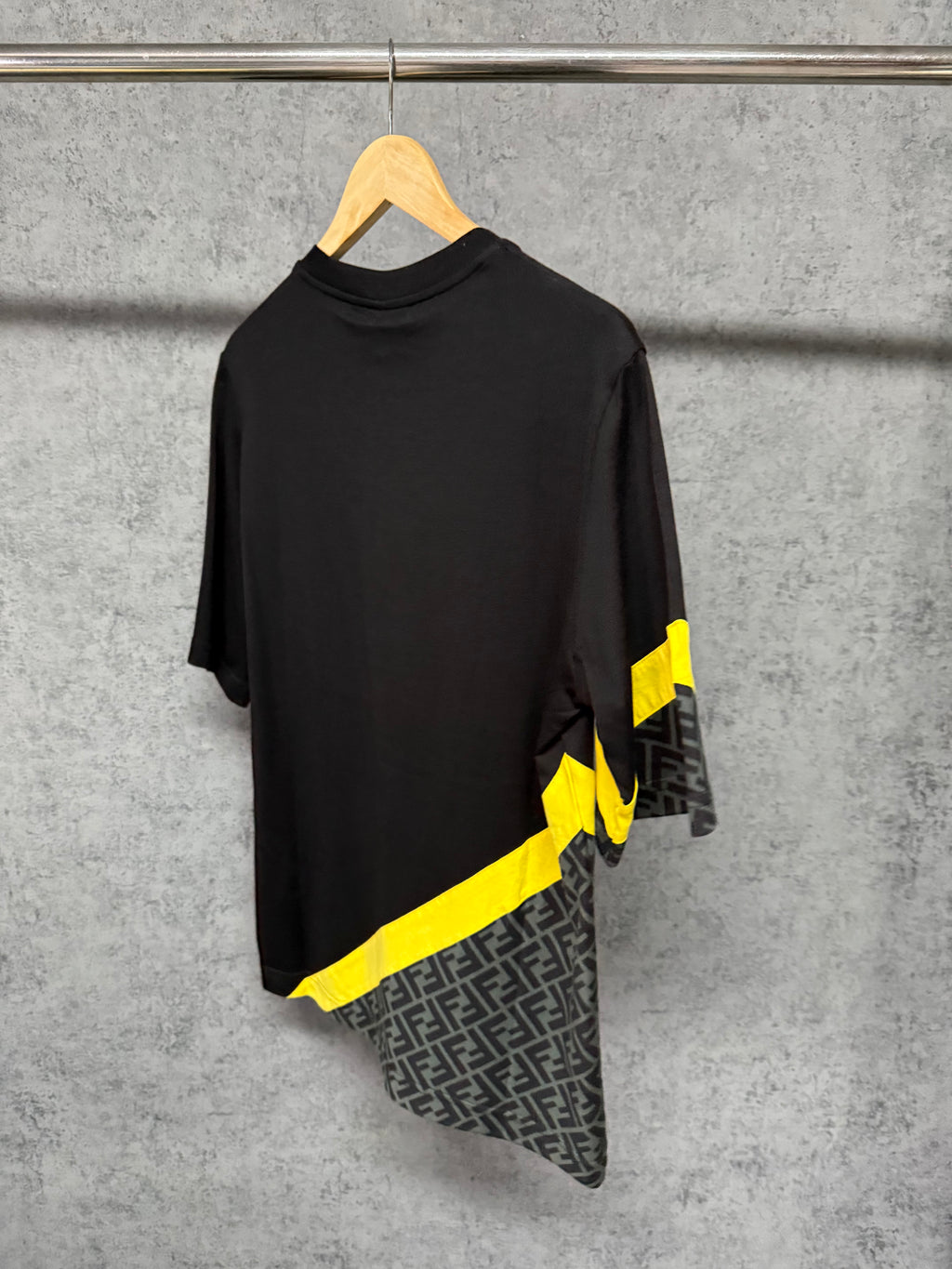 Tricou F€ndi