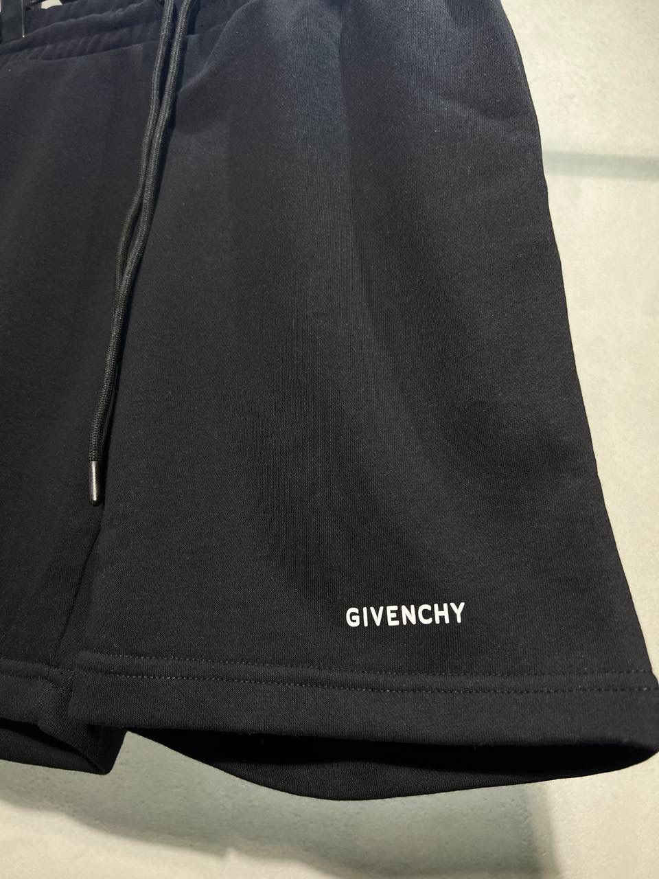 Pantaloni scurti Giv€nchy