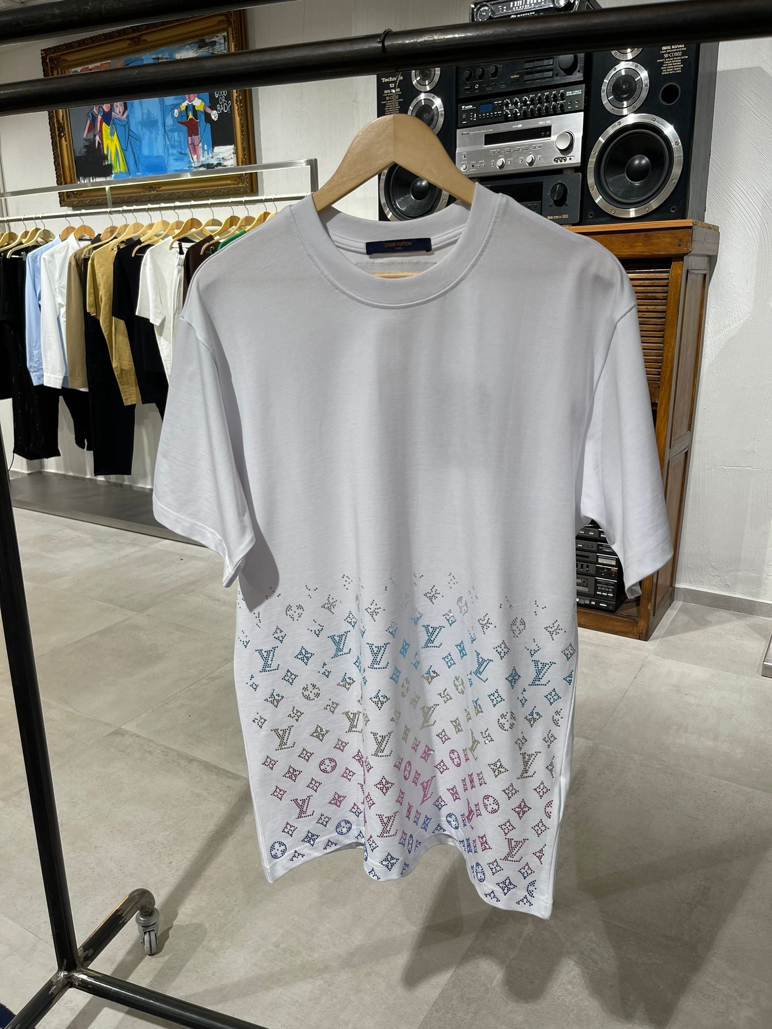 Tricou Lv