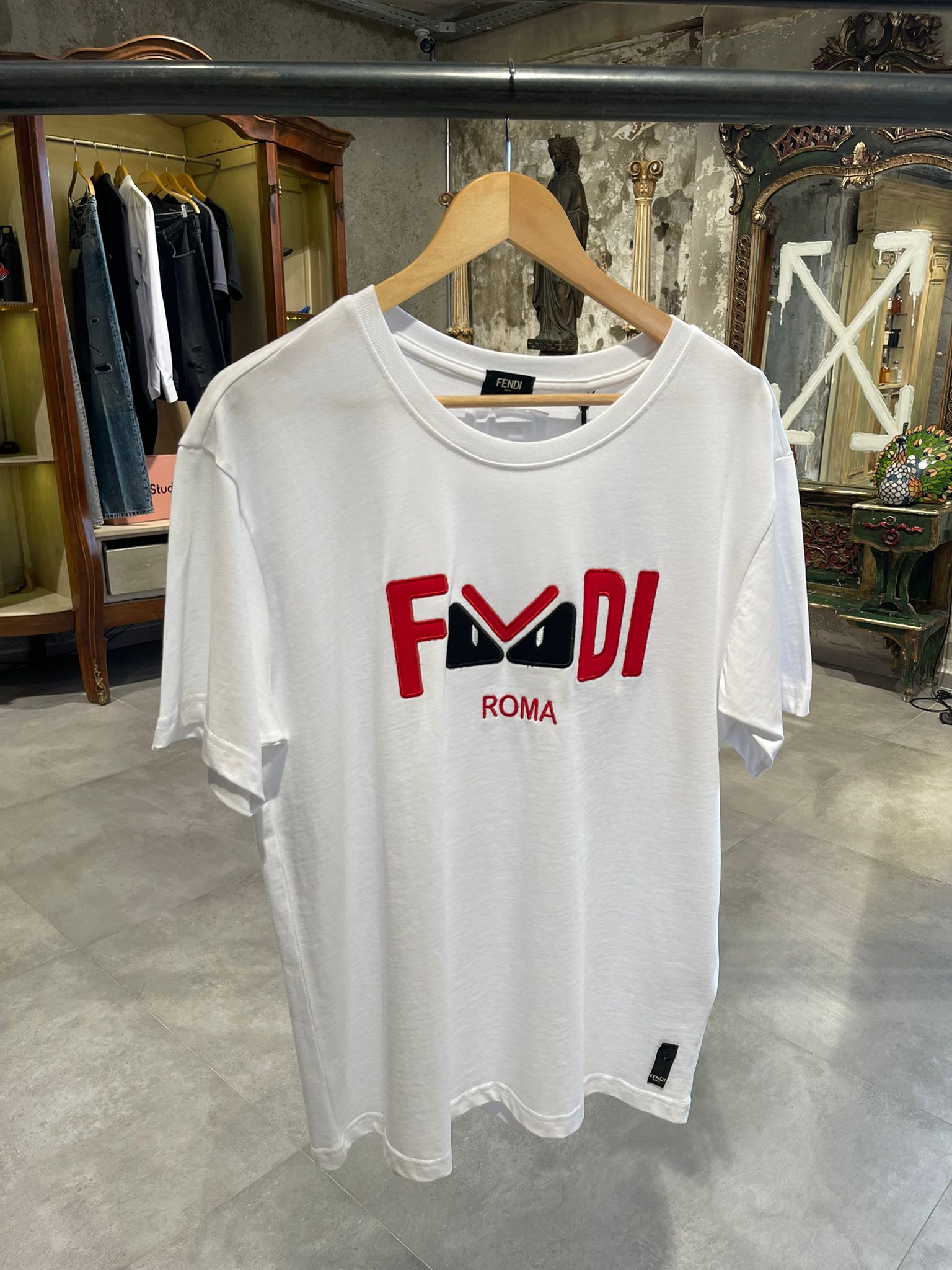 Tricou F€ndi