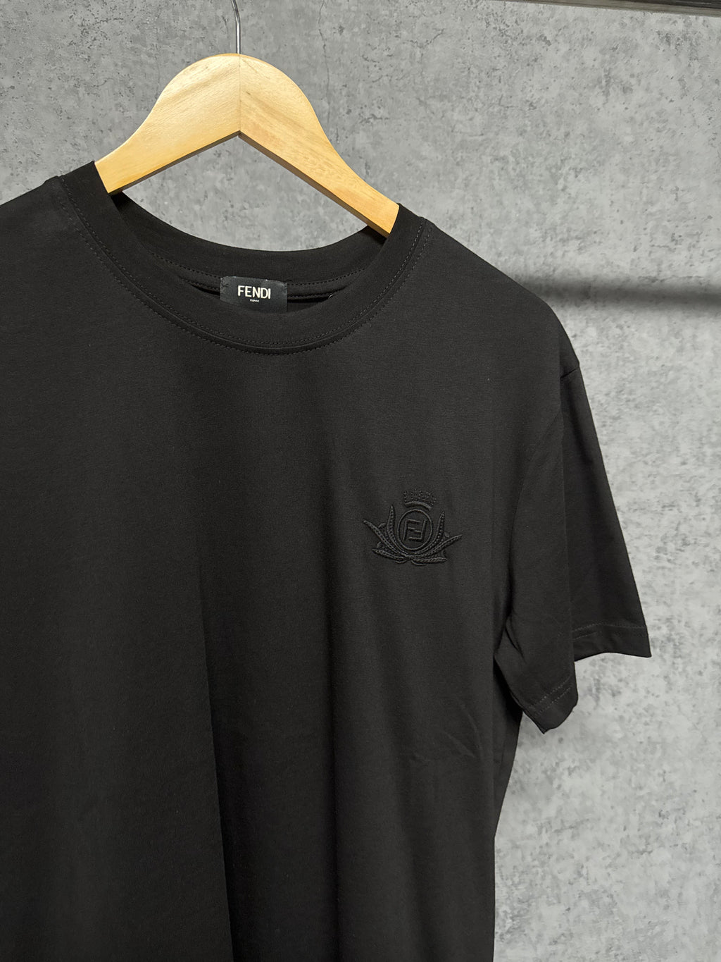 Tricou F€ndi