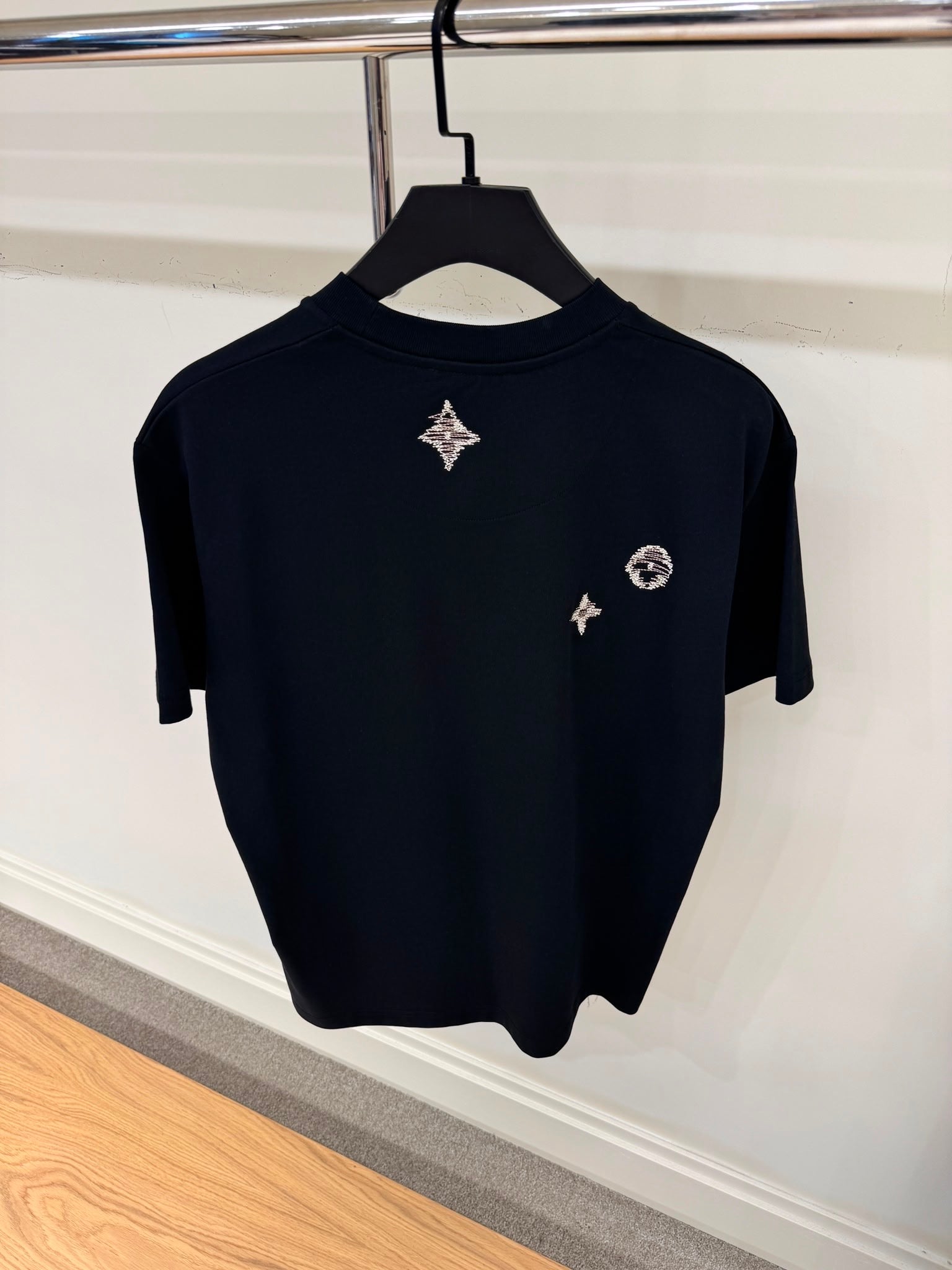 Tricou Lv