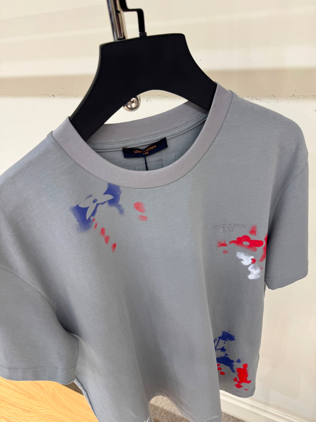 Tricou Lv