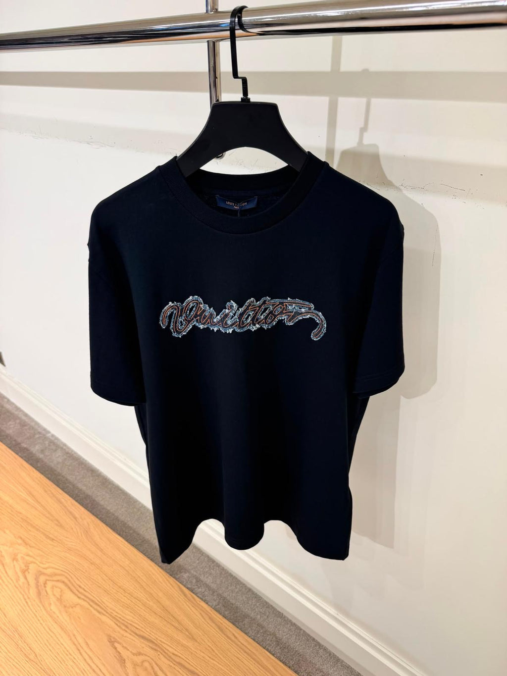 Tricou Lv