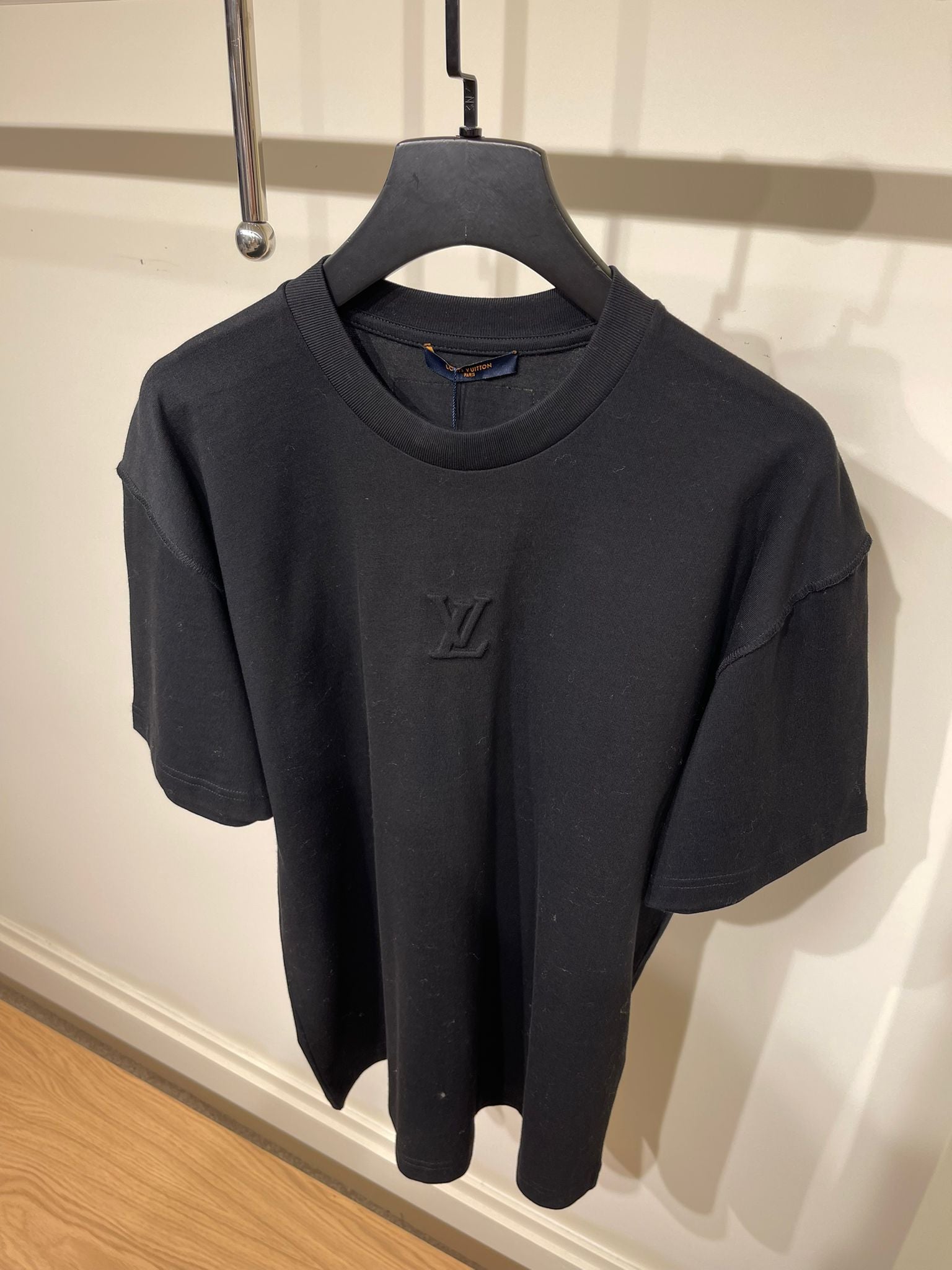 Tricou Lv