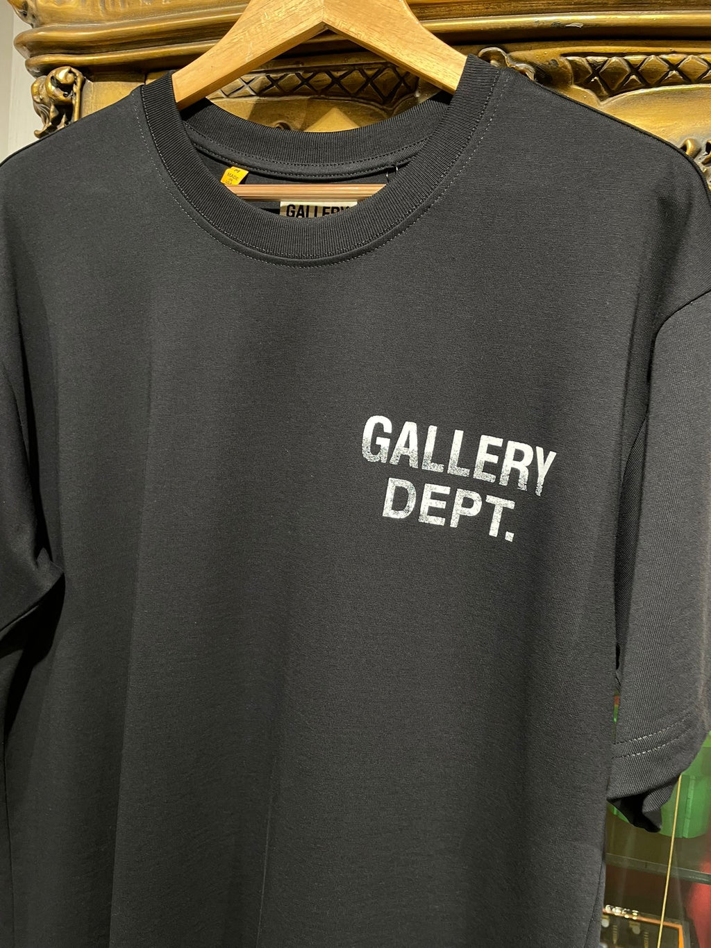 Tricou Gallery D.