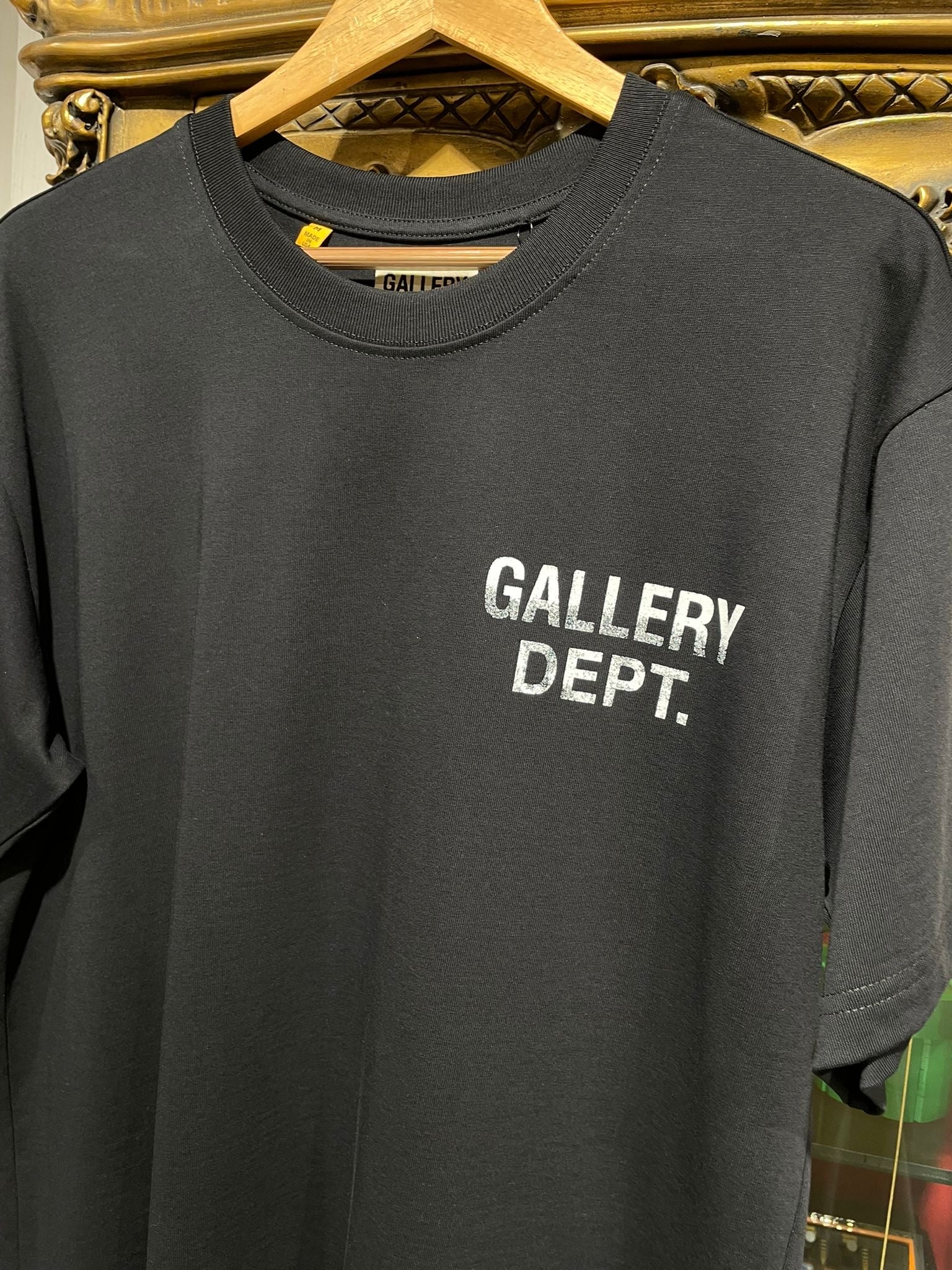 Tricou Gallery D.