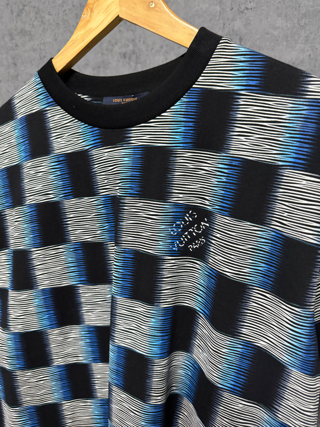 Tricou Lv