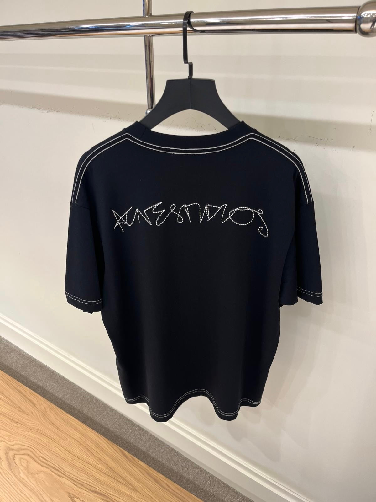 Tricou Acne