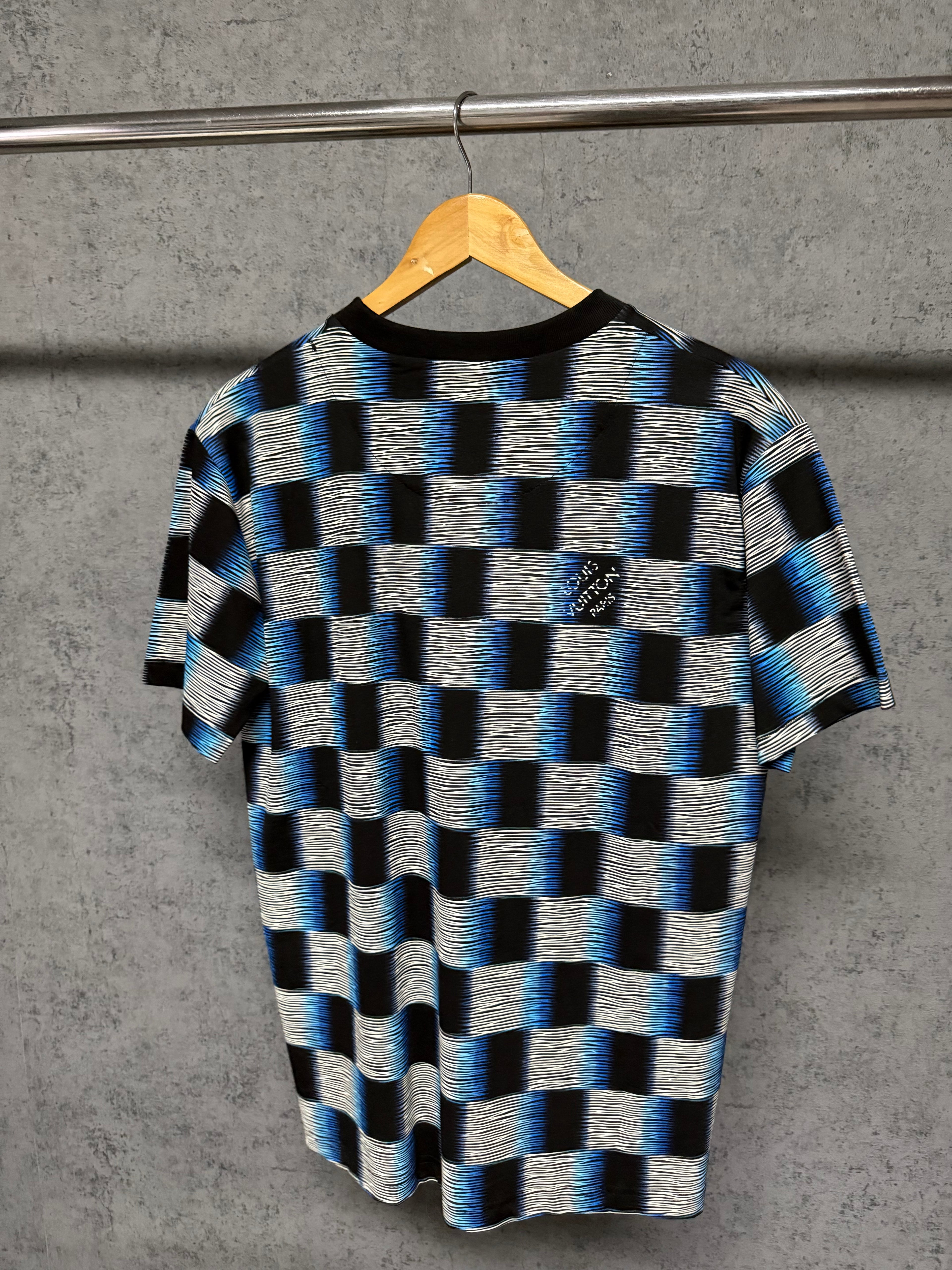 Tricou Lv